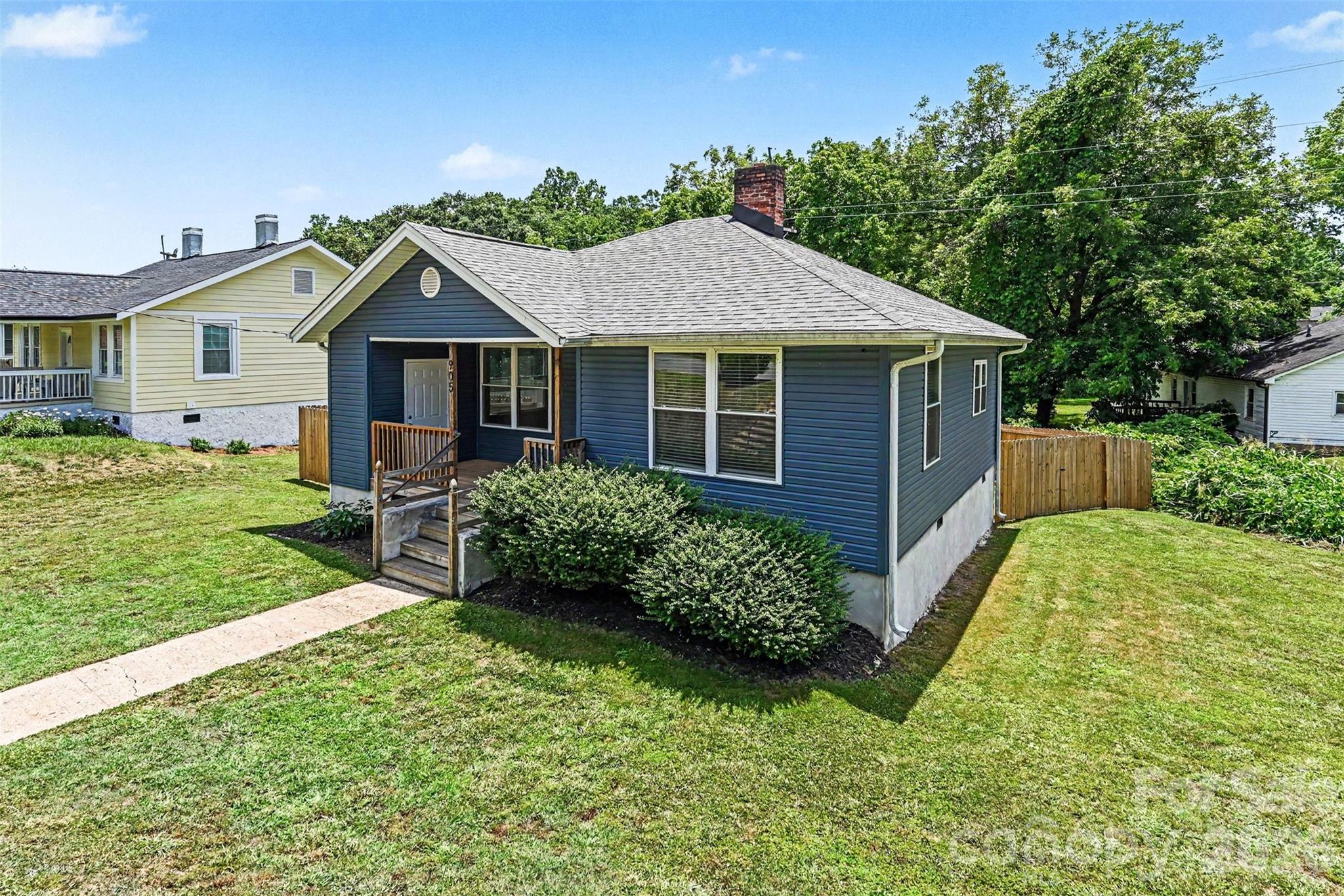 905 W 6th Avenue B None — Gastonia