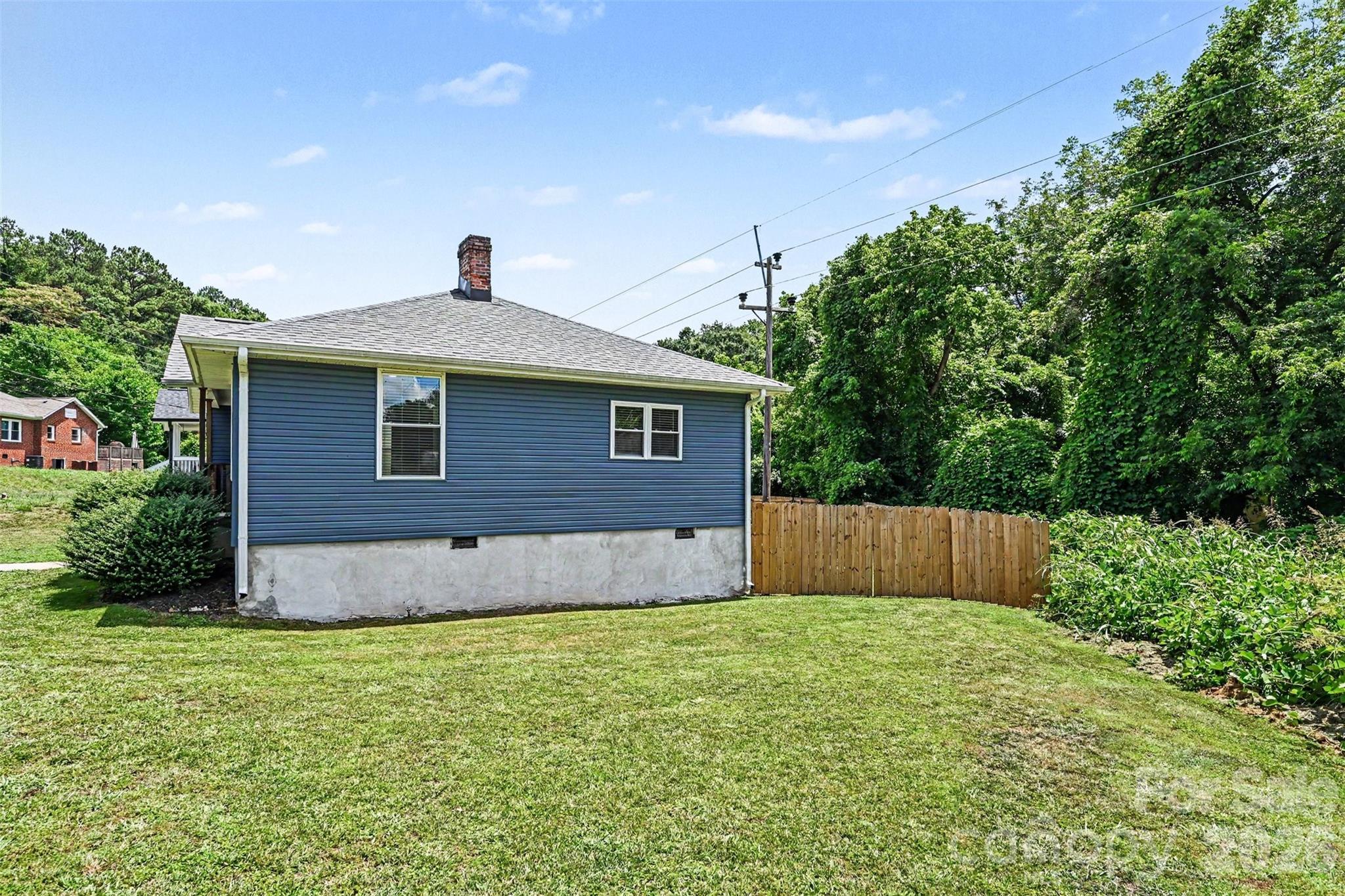 905 W 6th Avenue B None — Gastonia