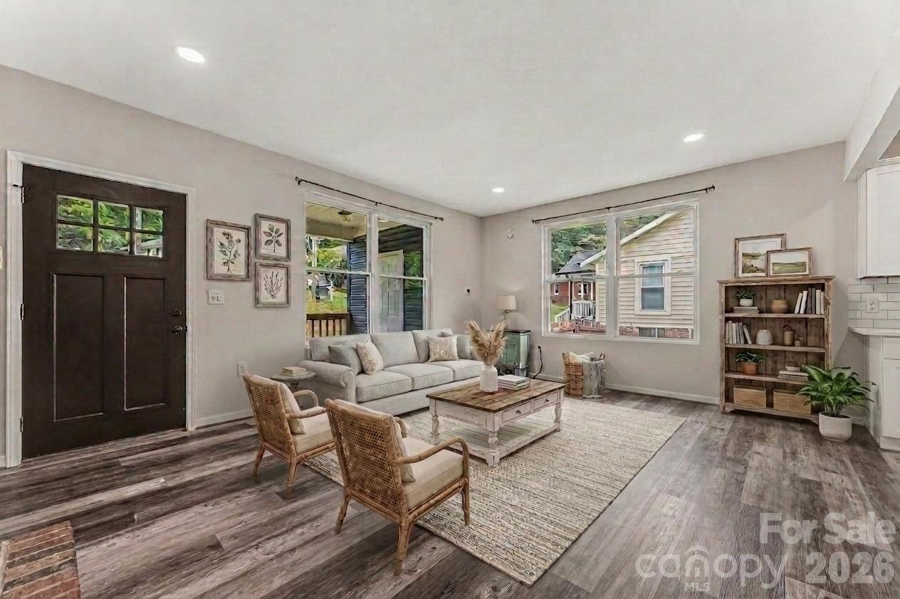 905 W 6th Avenue B None — Gastonia