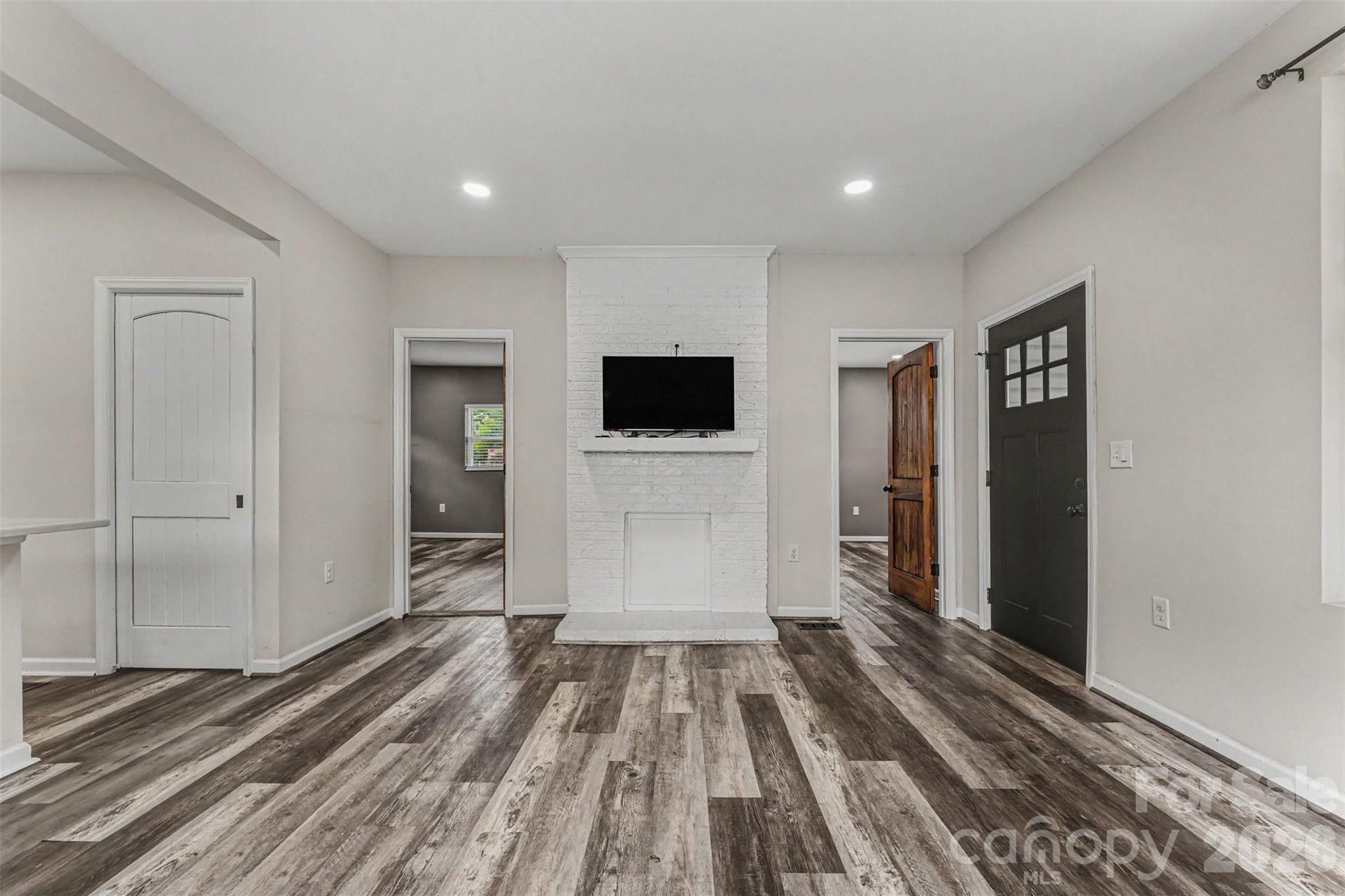 905 W 6th Avenue B None — Gastonia