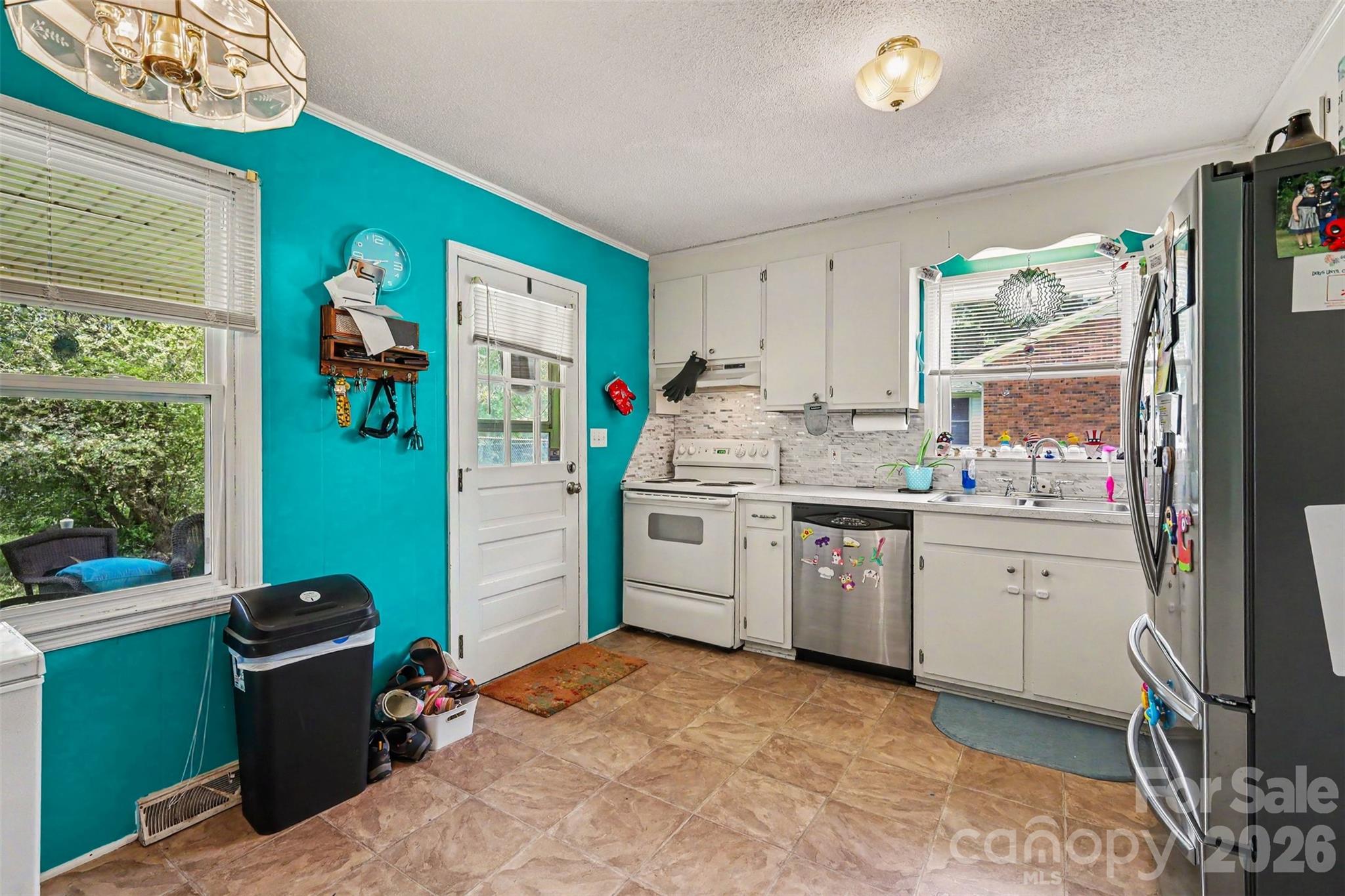 2570 Watson Drive — Lancaster
