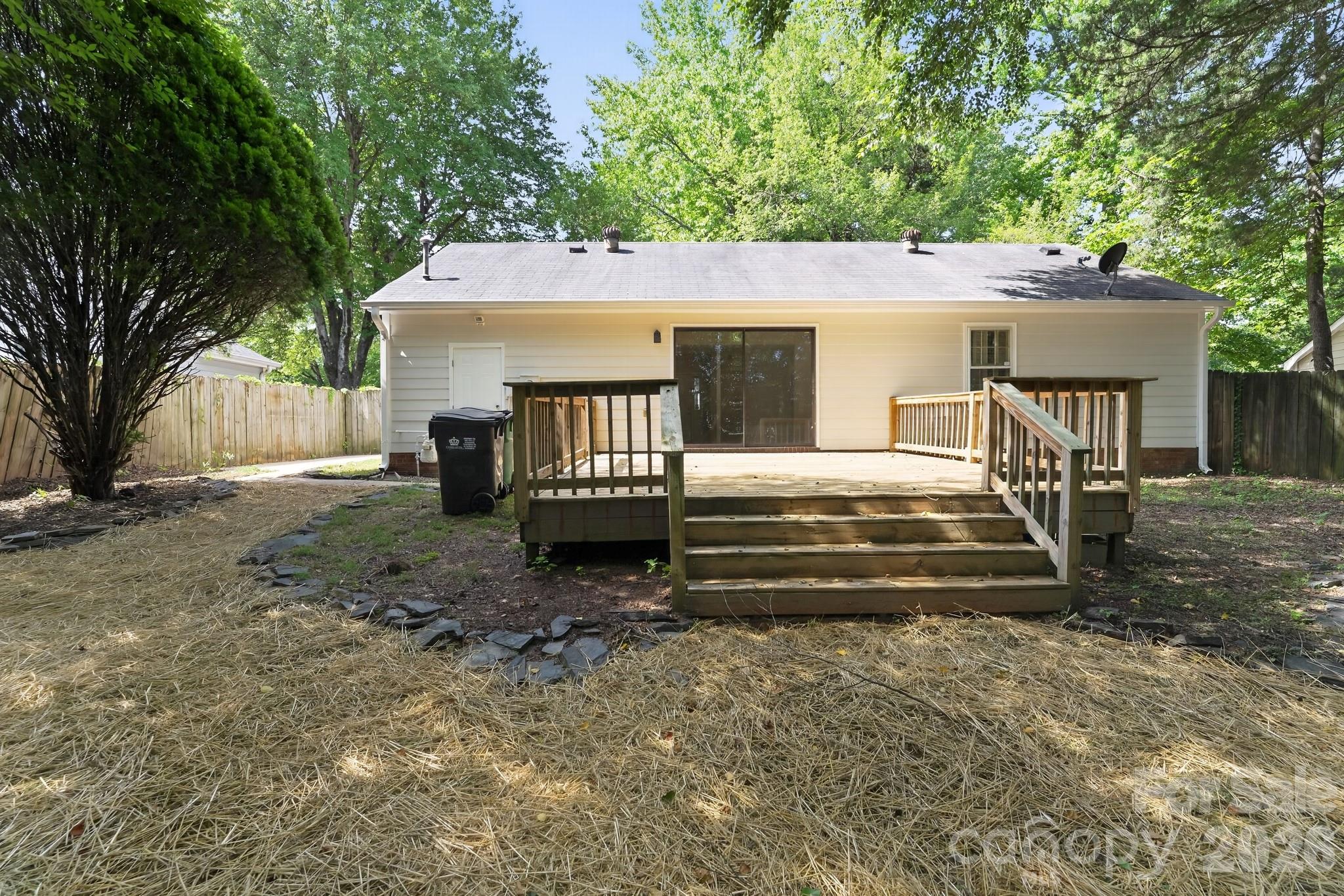 7812 Surreywood Place — Charlotte