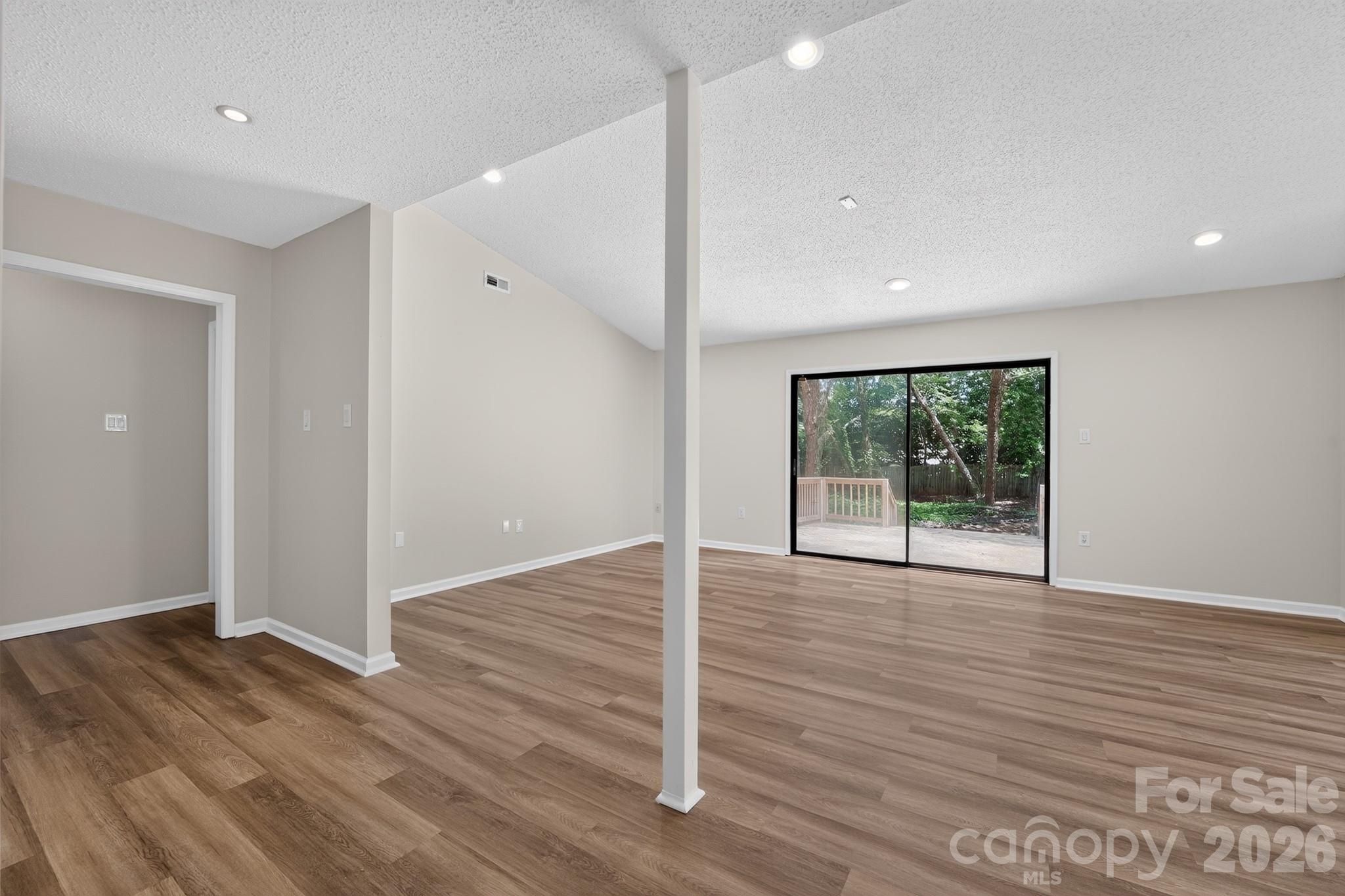 7812 Surreywood Place — Charlotte