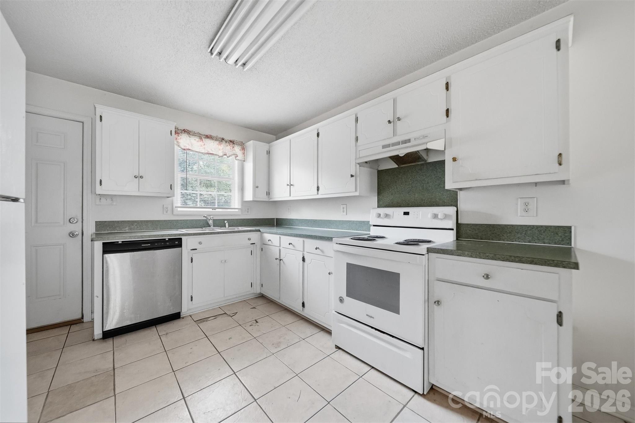 820 Horseshoe Lake Road — Lincolnton