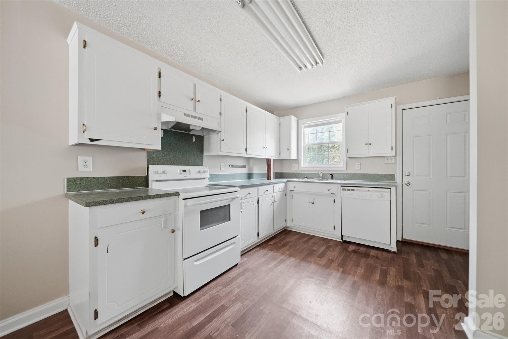 820 Horseshoe Lake Road — Lincolnton