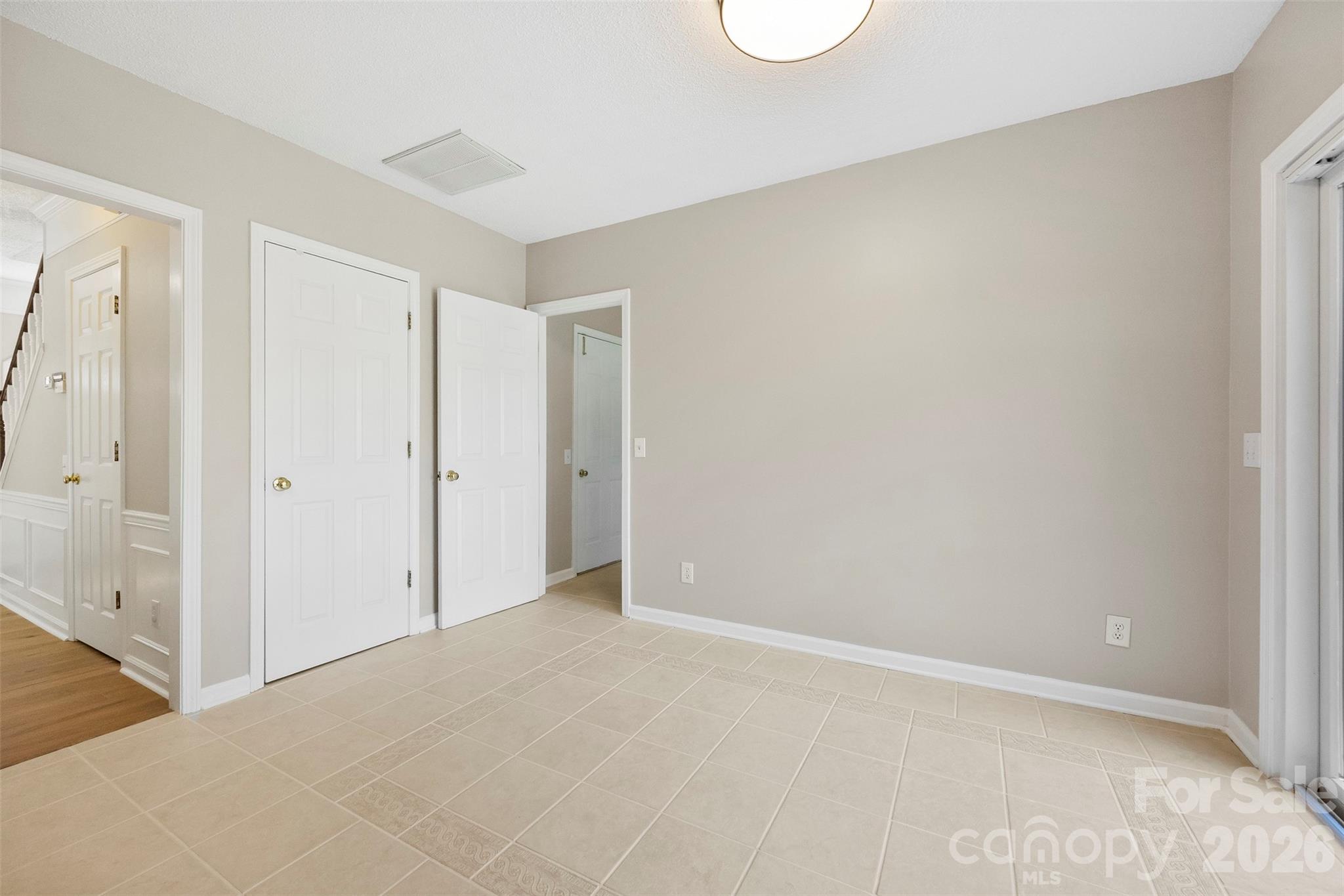 6004 Downfield Wood Drive — Charlotte