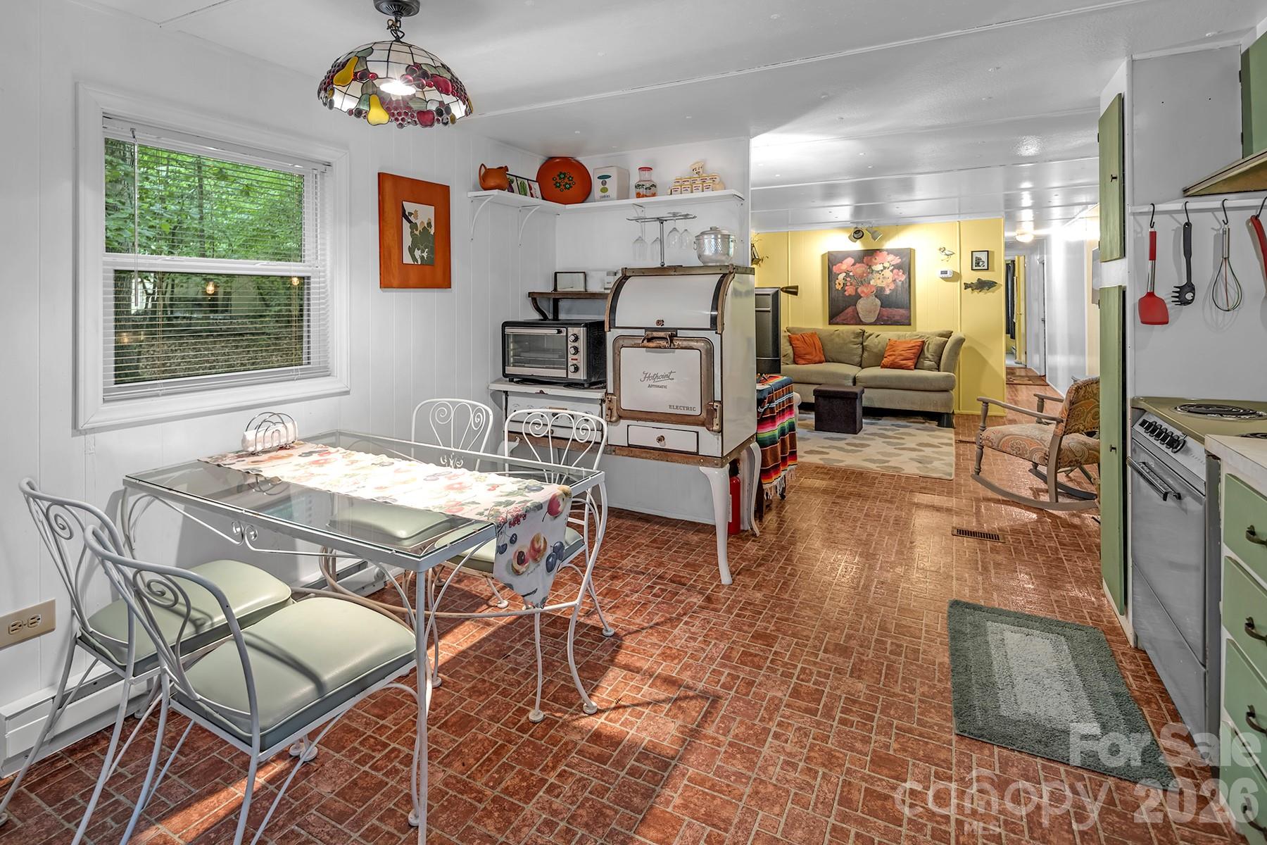 175 Elmwood Drive — Troy