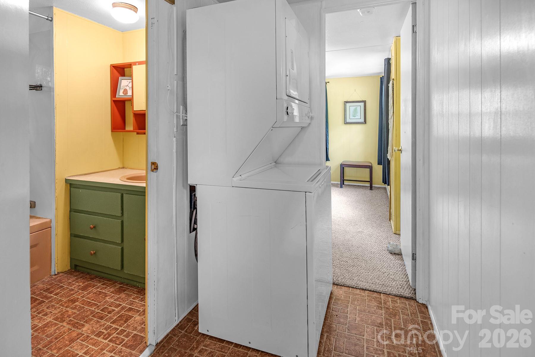 175 Elmwood Drive — Troy