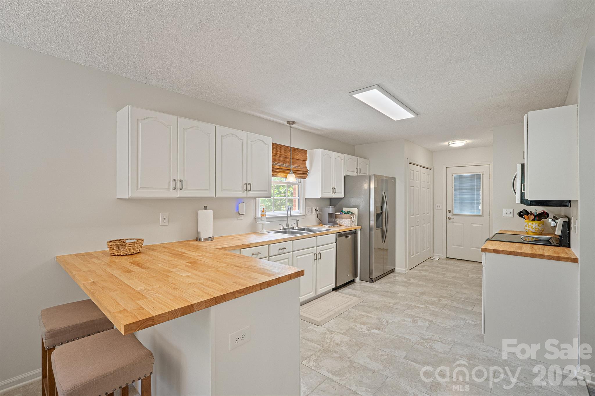 1133 Finger Bridge Road — Hickory