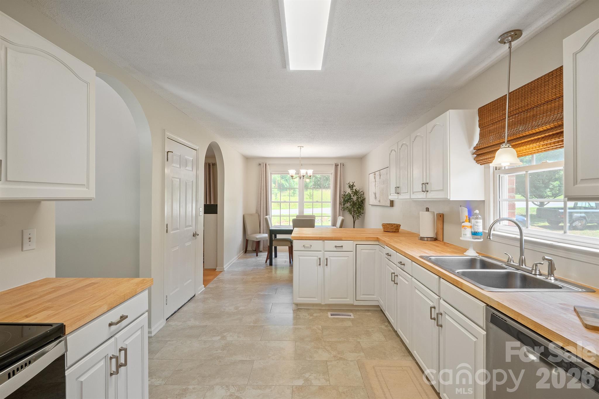 1133 Finger Bridge Road — Hickory