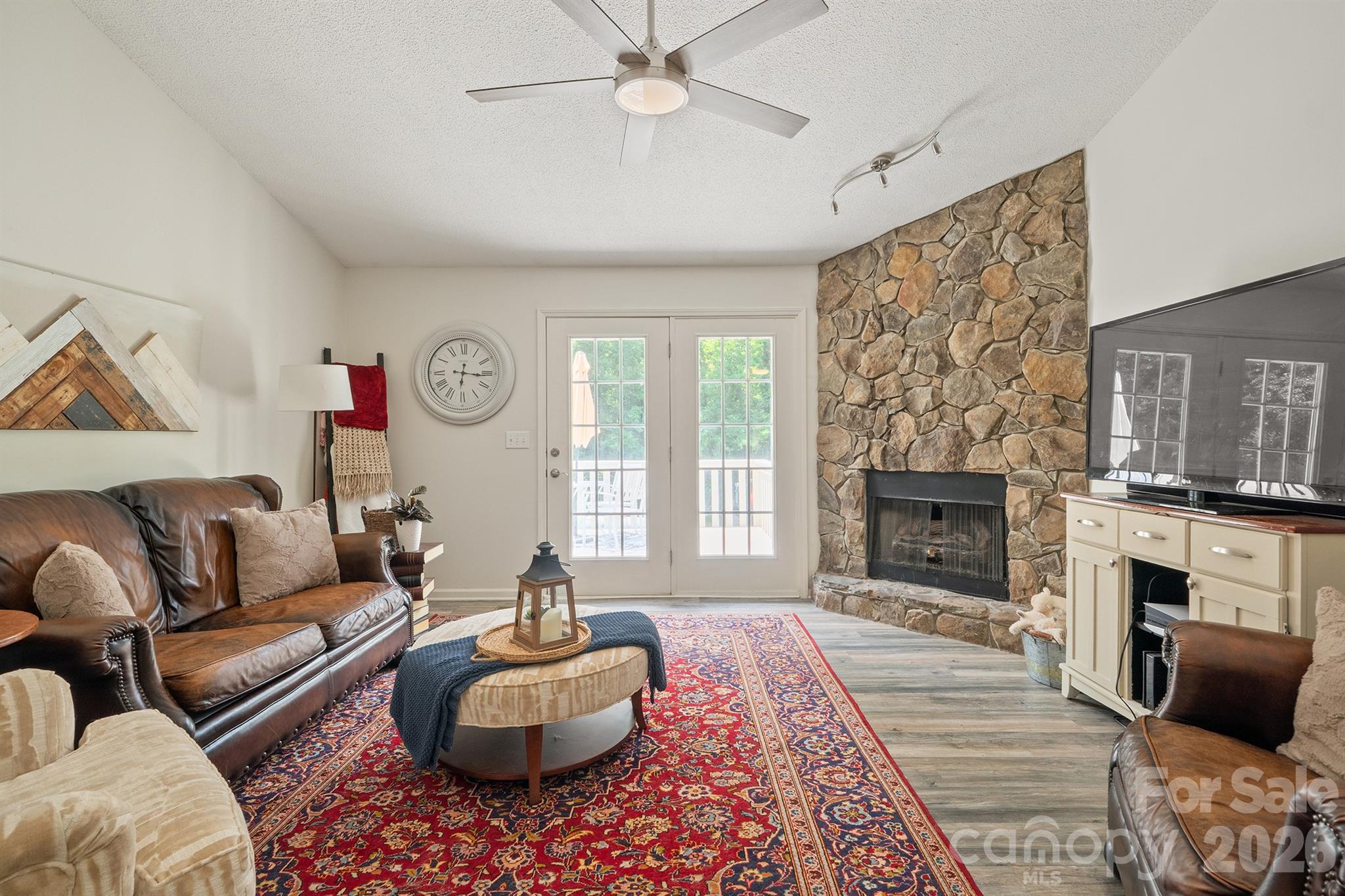 1133 Finger Bridge Road — Hickory