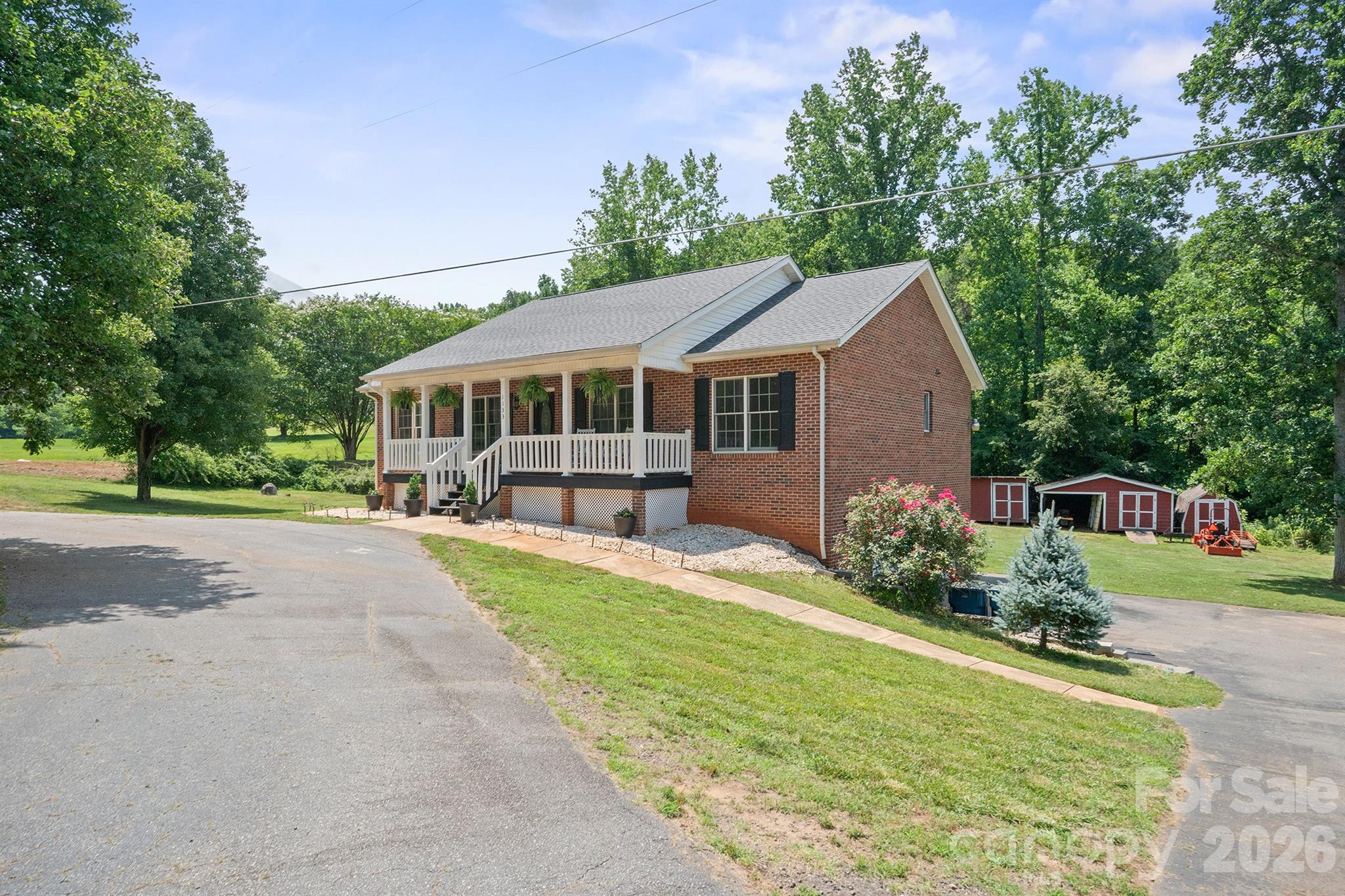 1133 Finger Bridge Road — Hickory