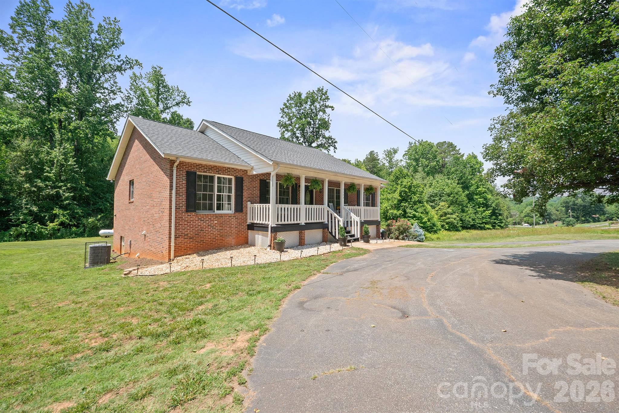 1133 Finger Bridge Road — Hickory