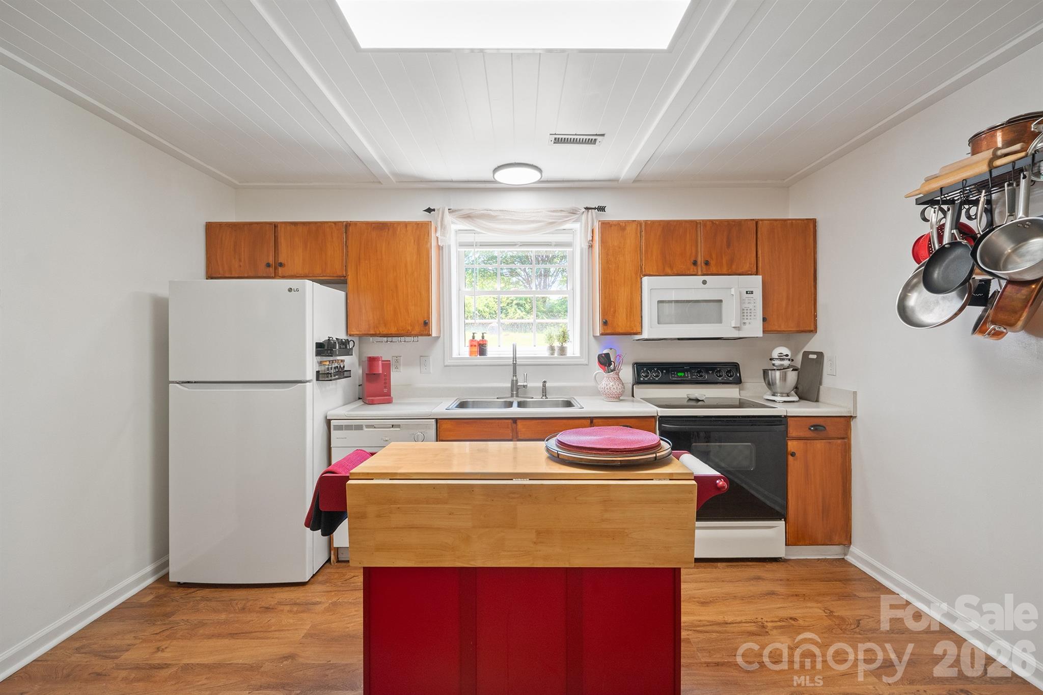 1133 Finger Bridge Road — Hickory