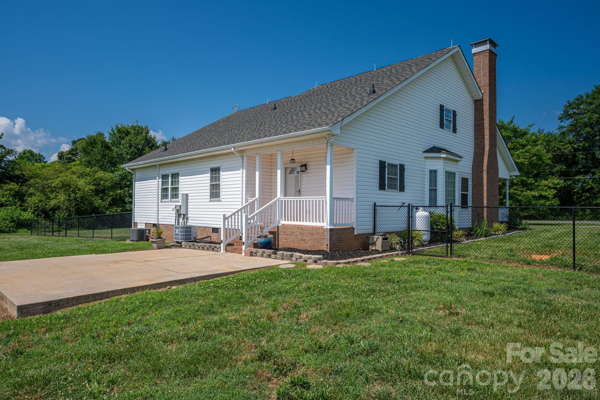 1038 Belwood Lawndale Road — Lawndale
