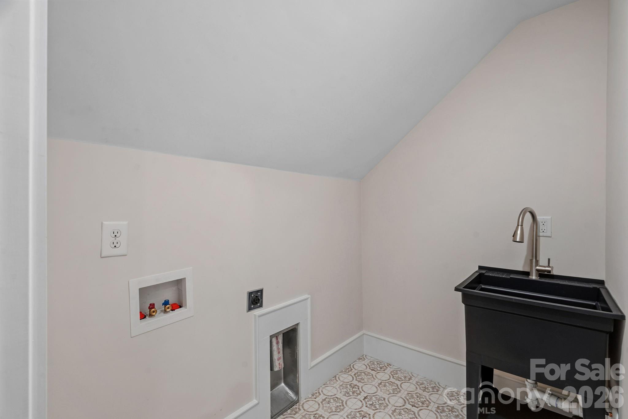156 Crooked Branch Way — Troutman
