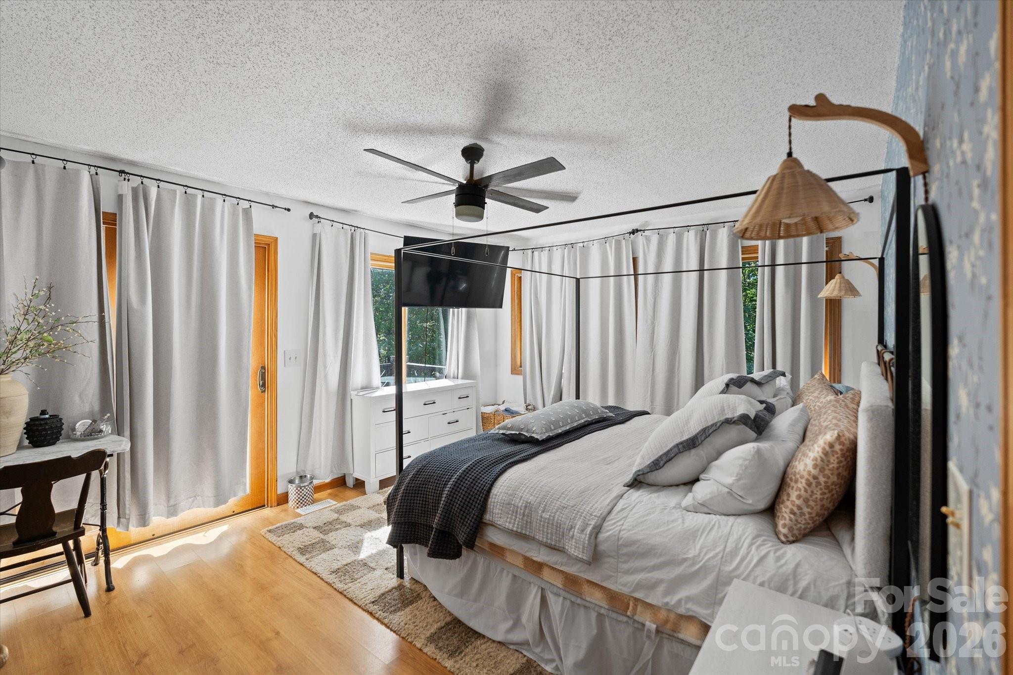 1194 Palmer Road — Mill Spring