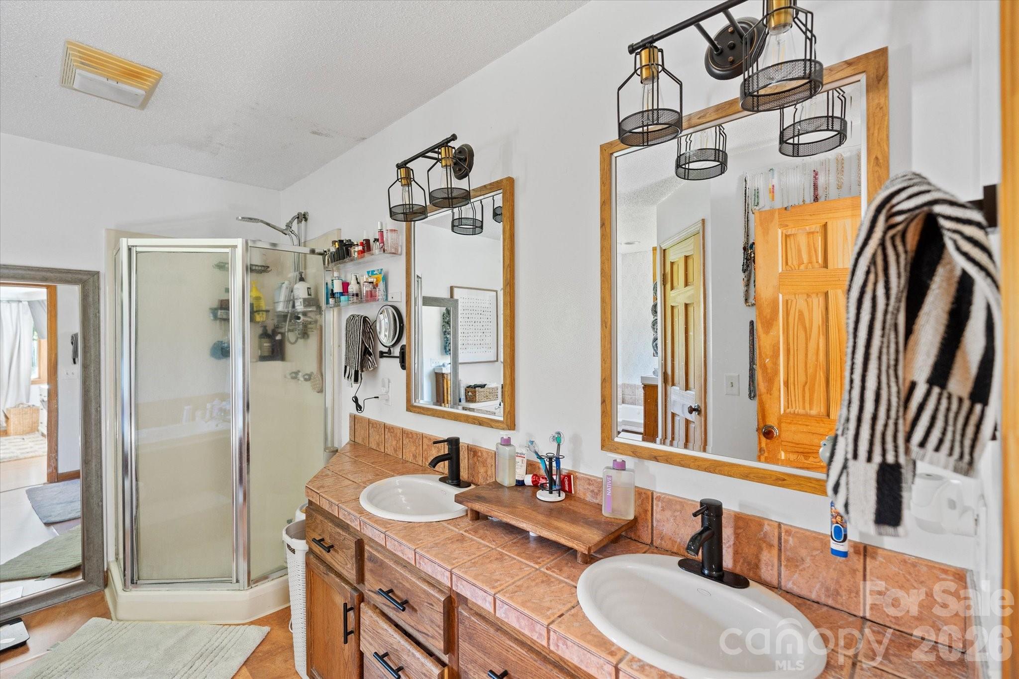 1194 Palmer Road — Mill Spring