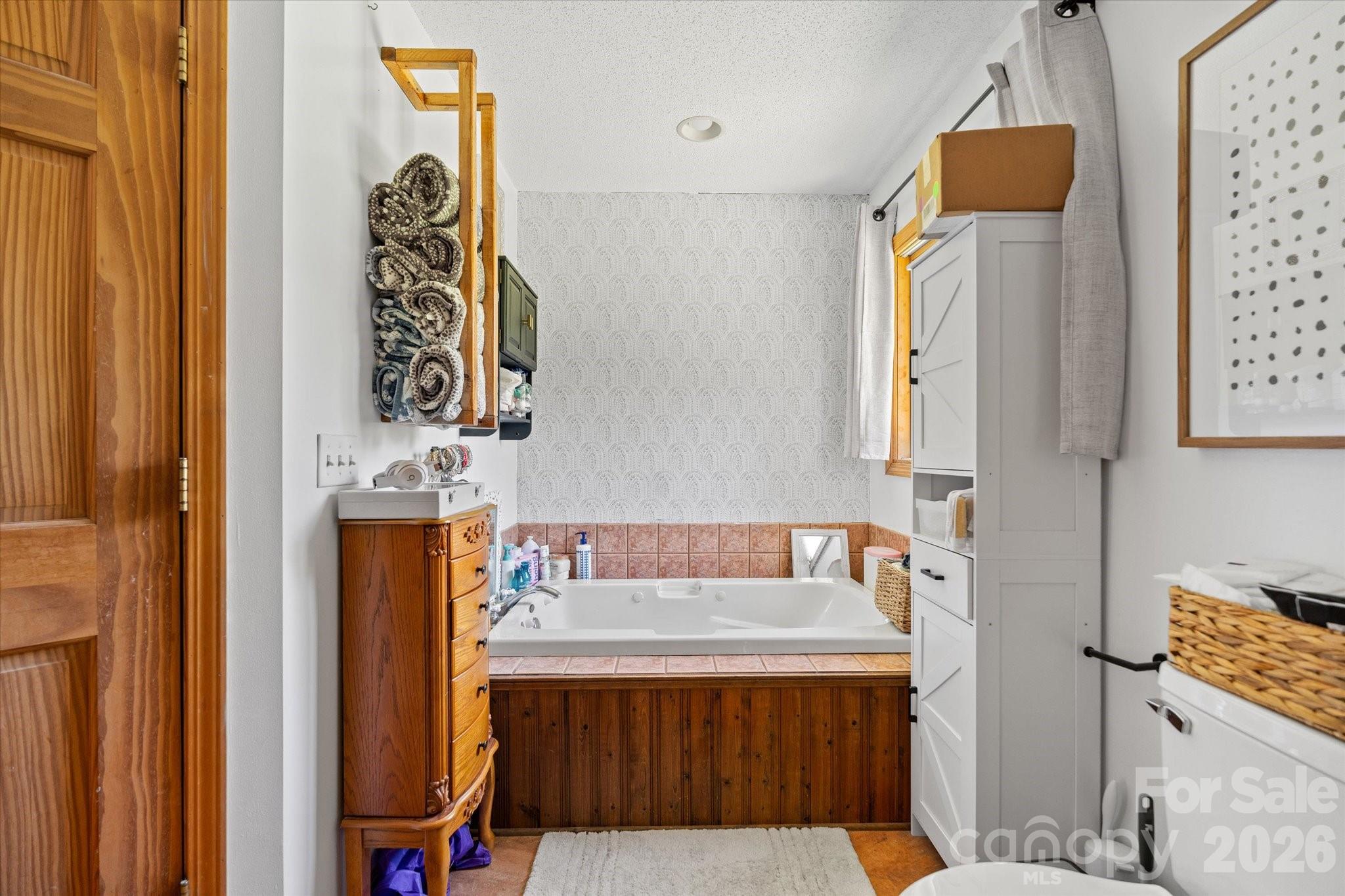 1194 Palmer Road — Mill Spring