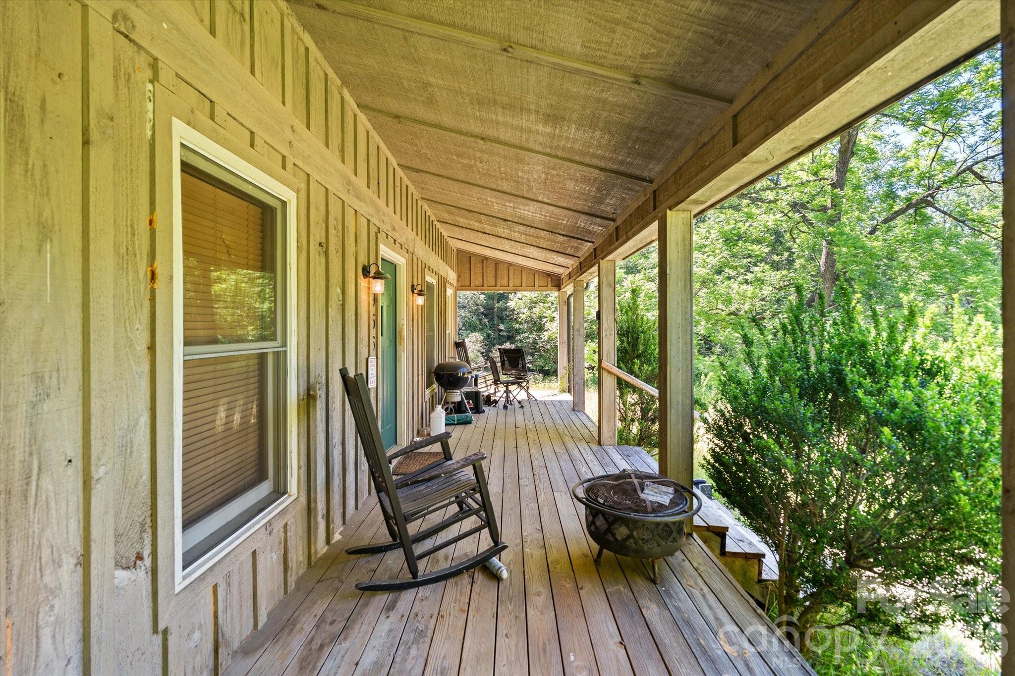 1194 Palmer Road — Mill Spring