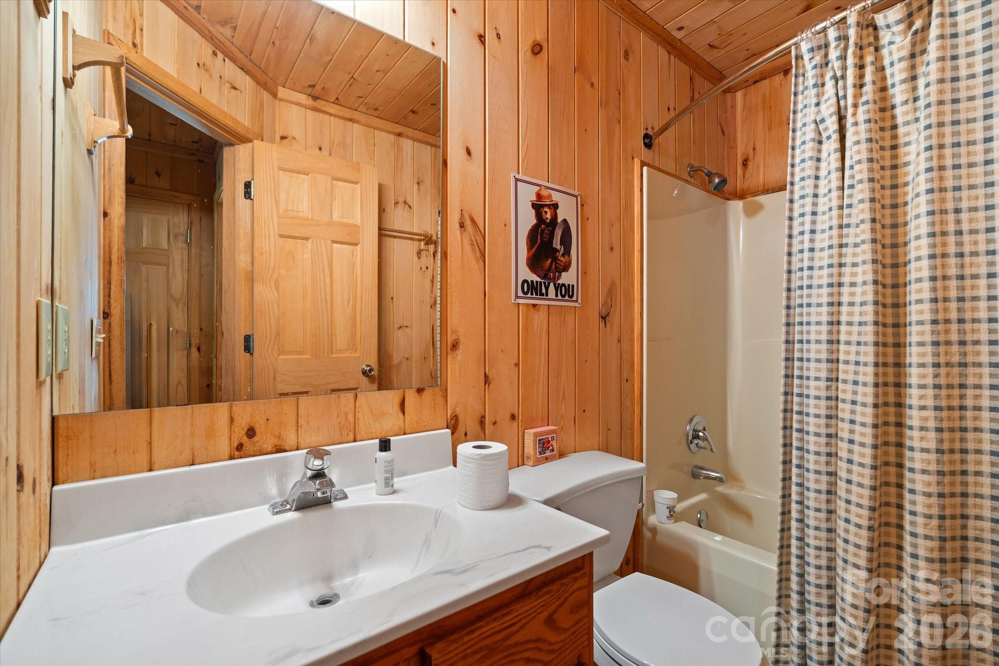 1194 Palmer Road — Mill Spring