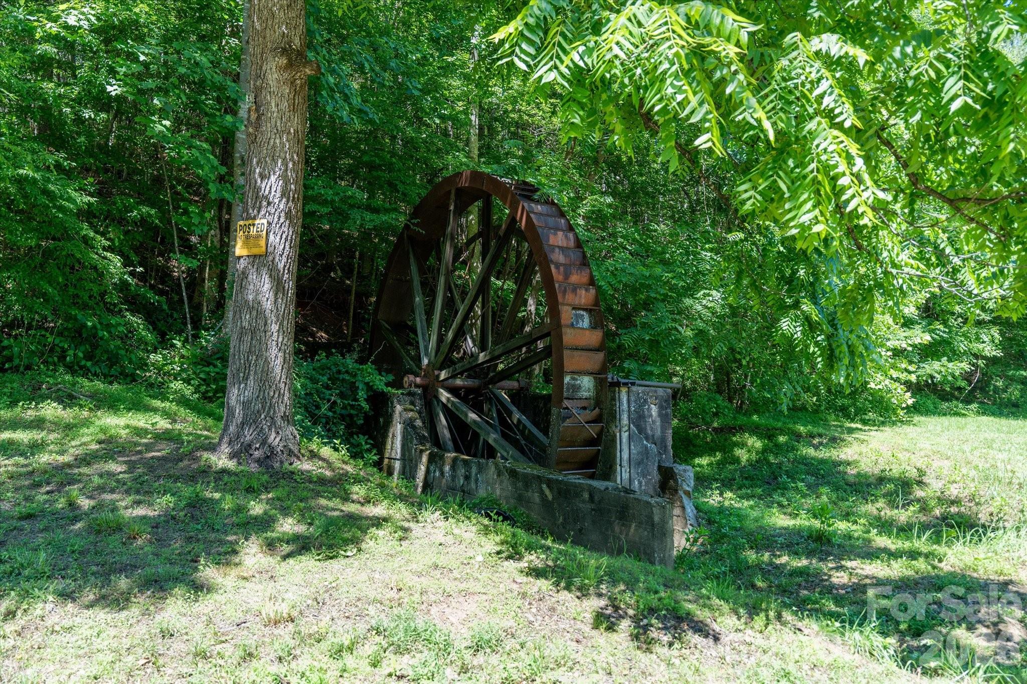 1194 Palmer Road — Mill Spring