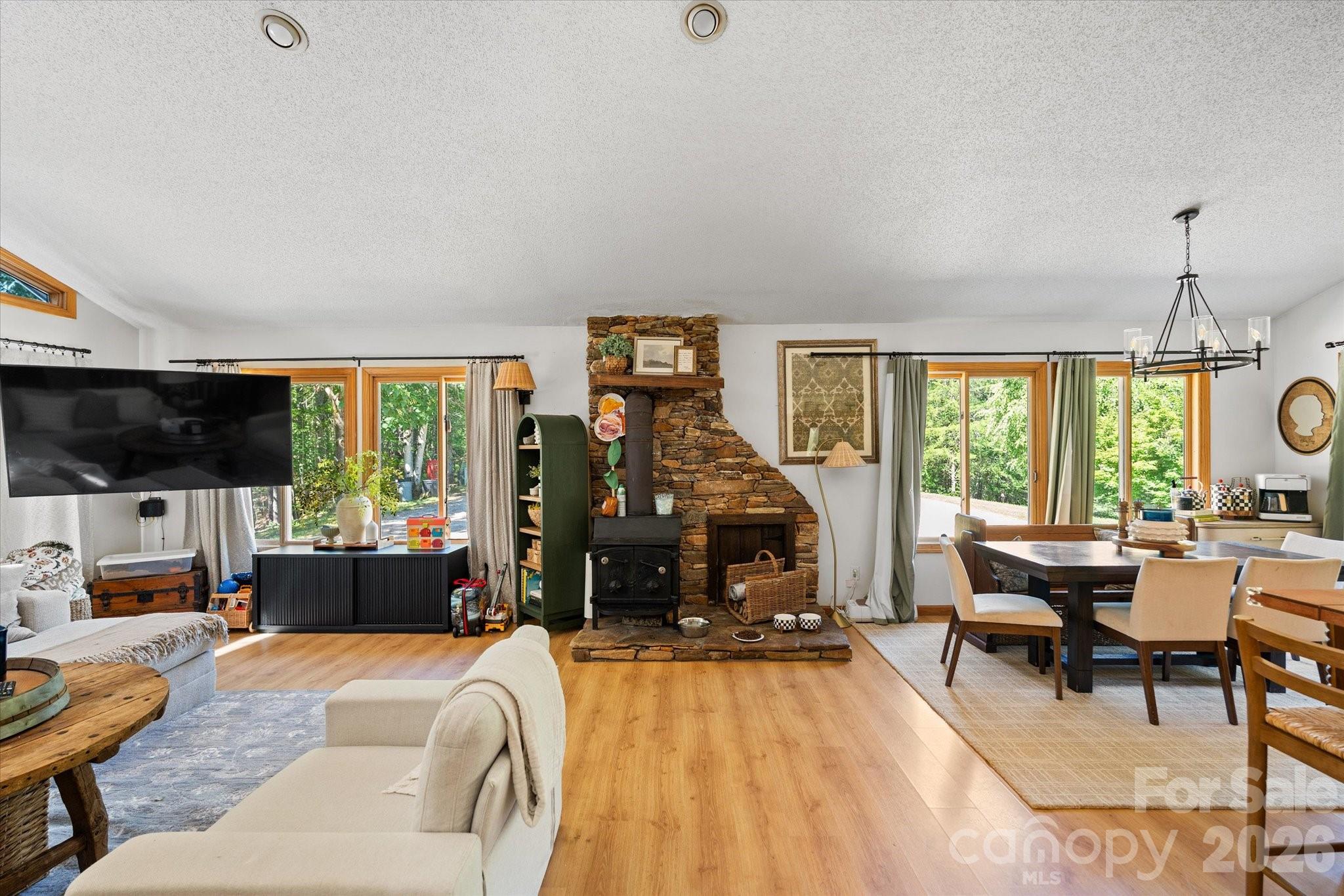 1194 Palmer Road — Mill Spring