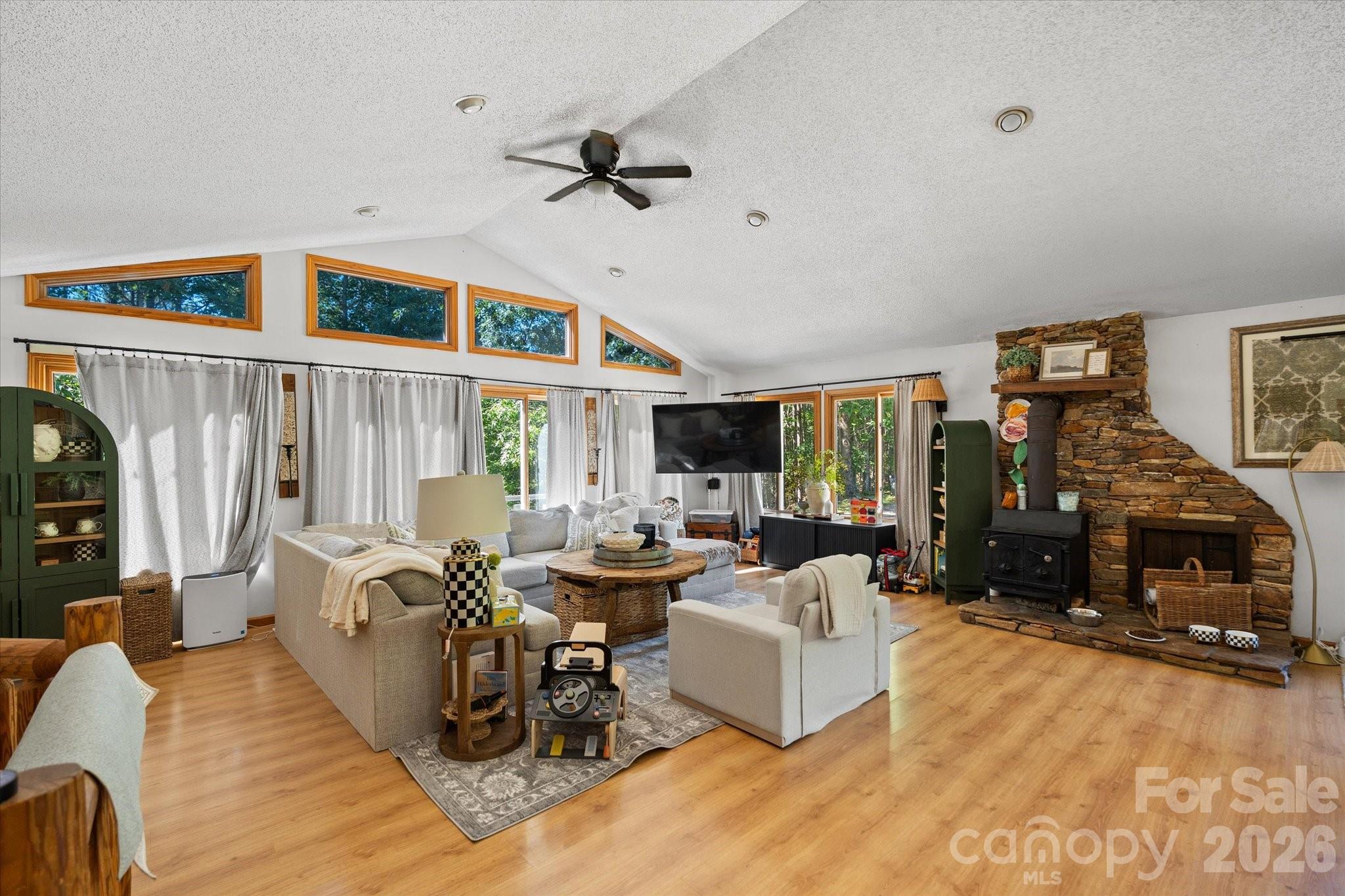 1194 Palmer Road — Mill Spring