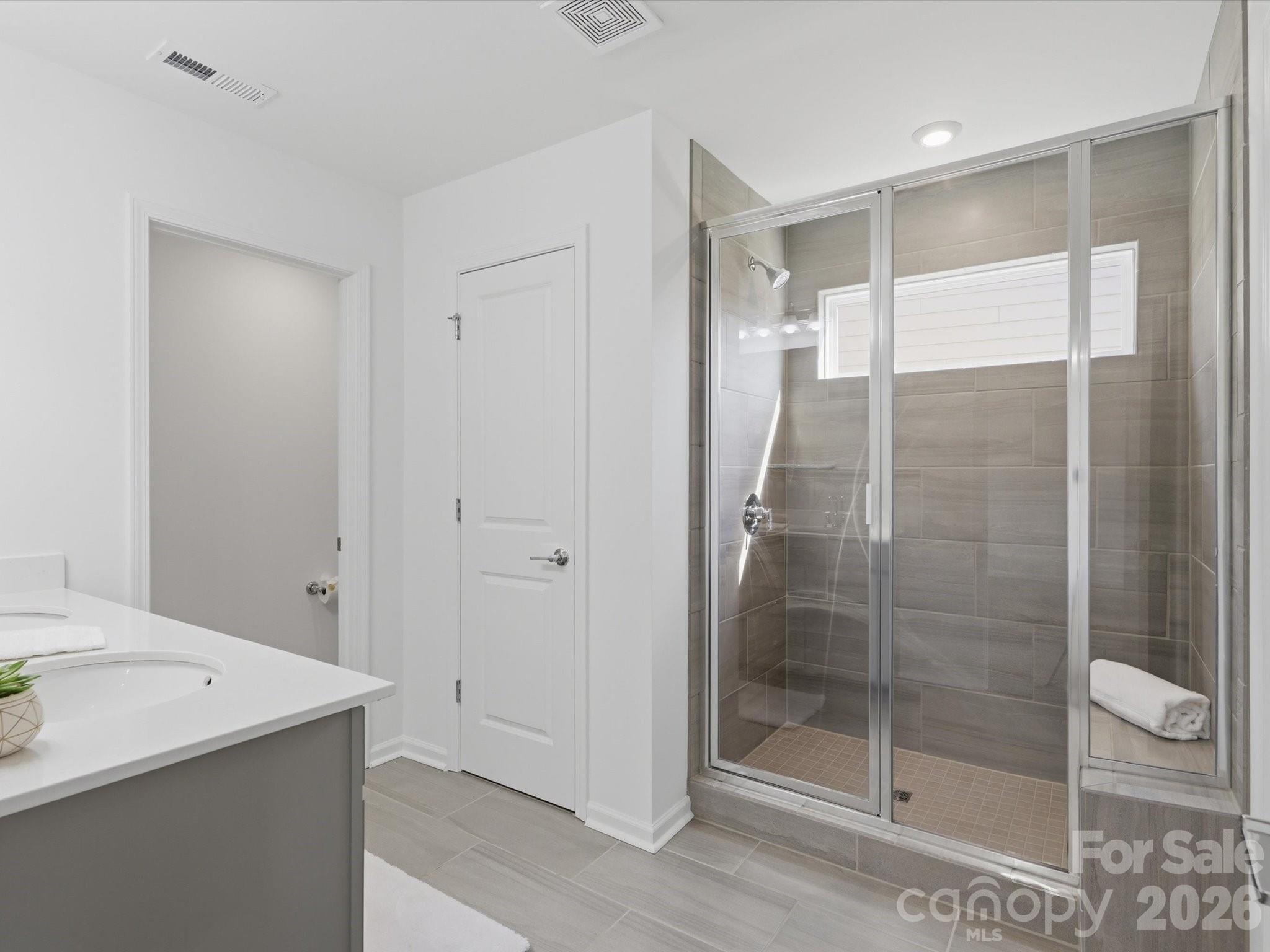 11126 Glasden Road — Charlotte