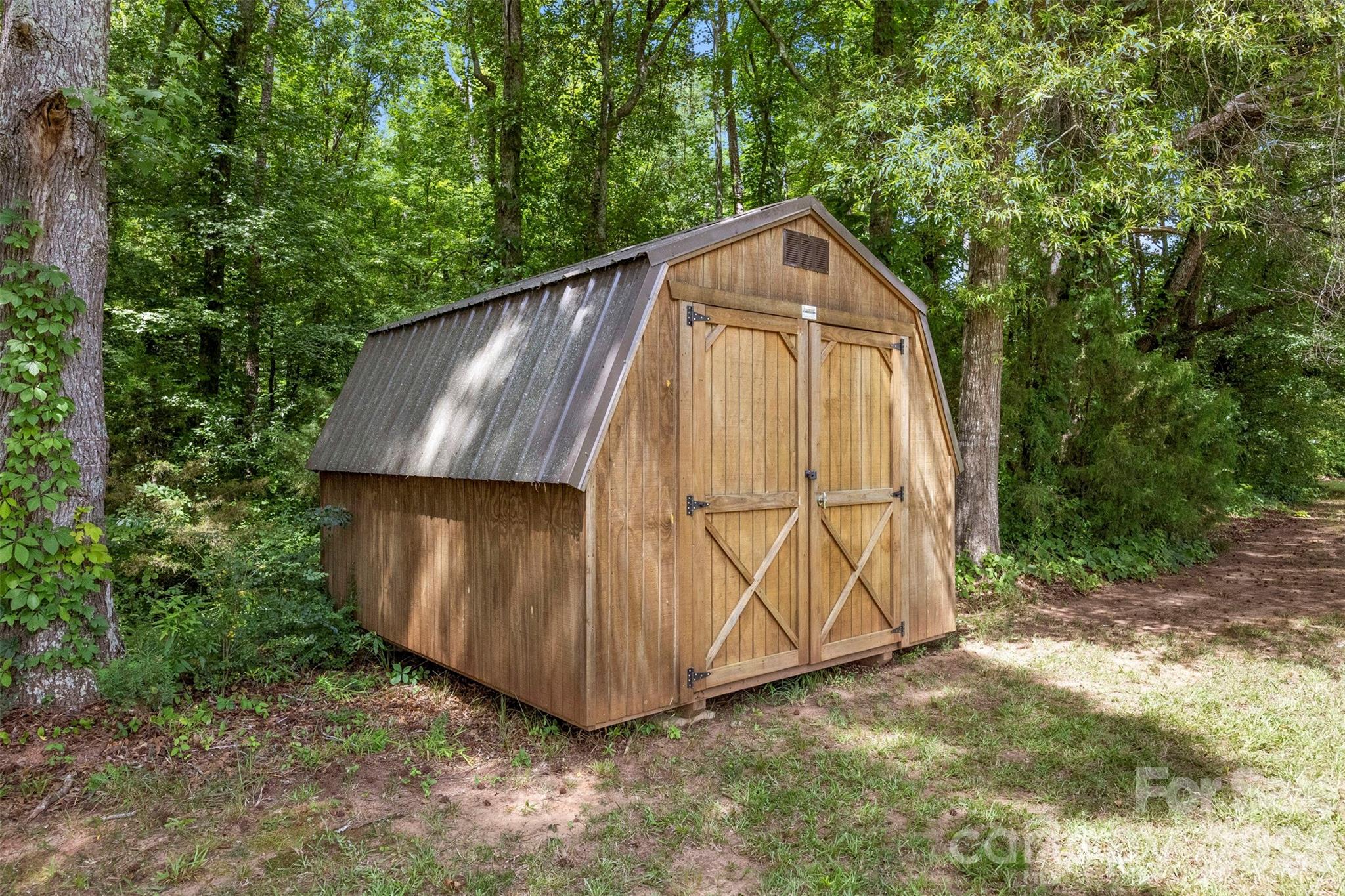 4933 Billy Wilson Road — York