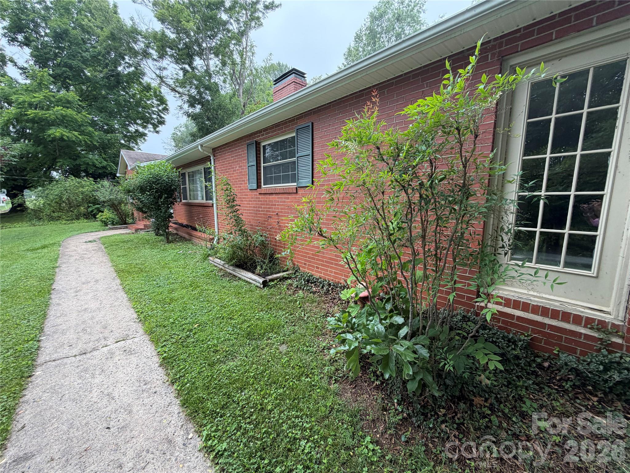 901 Ridgecrest Drive NE — Lenoir