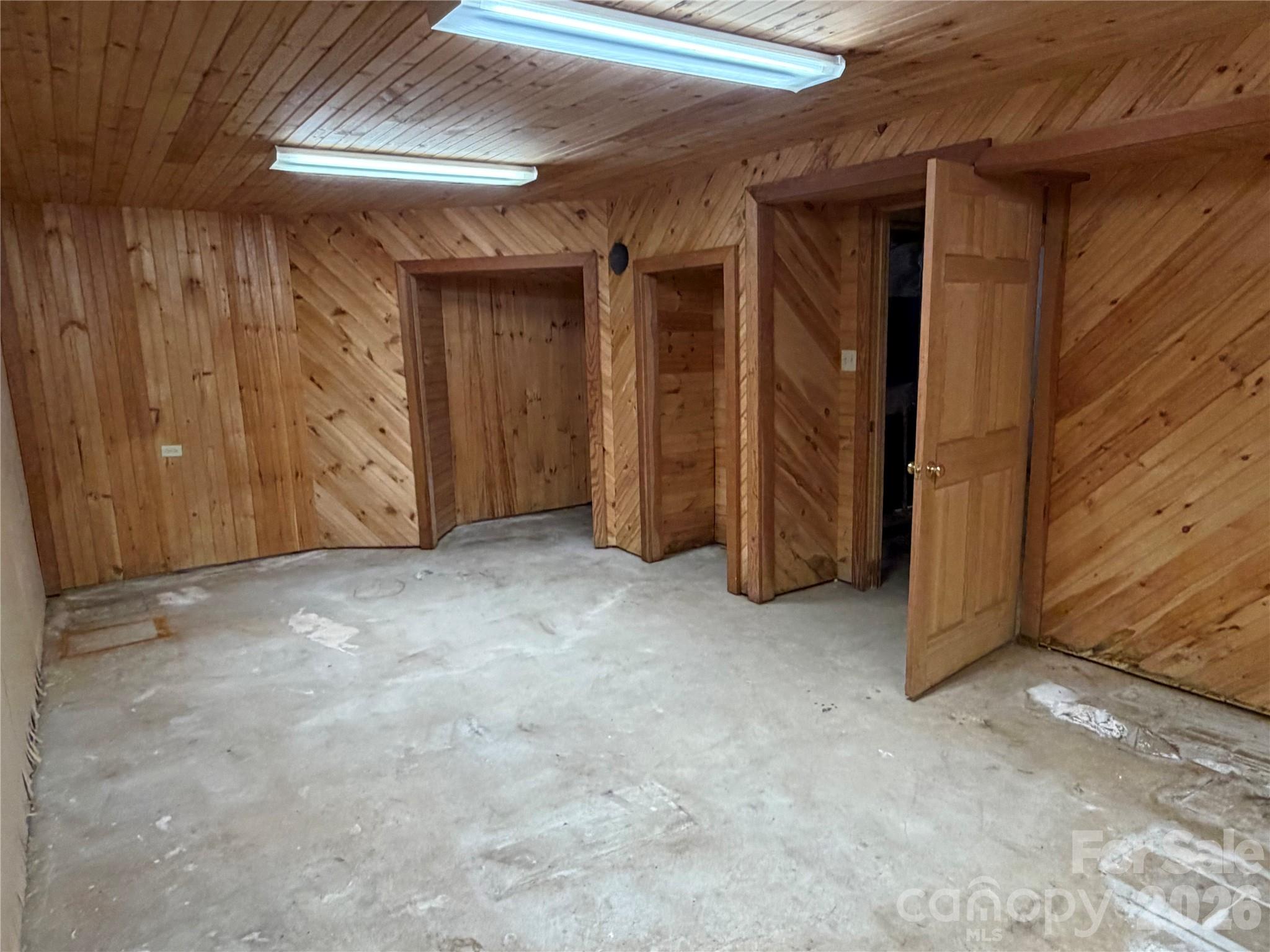 901 Ridgecrest Drive NE — Lenoir