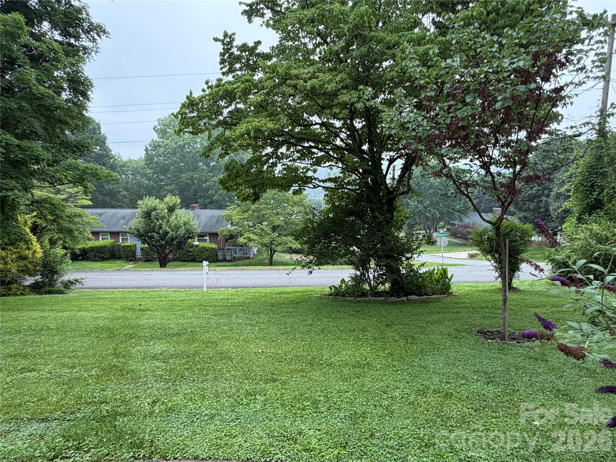 901 Ridgecrest Drive NE — Lenoir