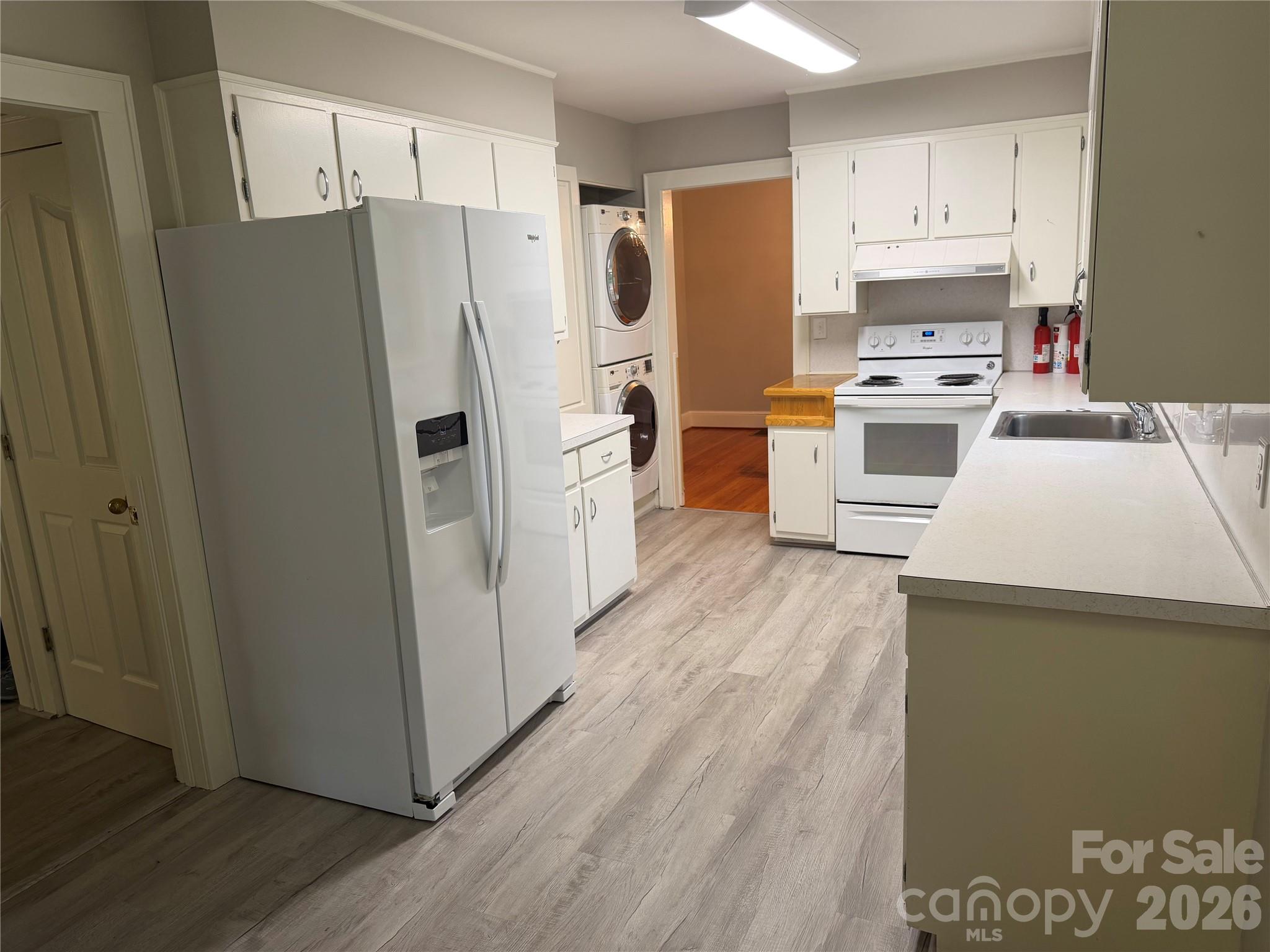 901 Ridgecrest Drive NE — Lenoir