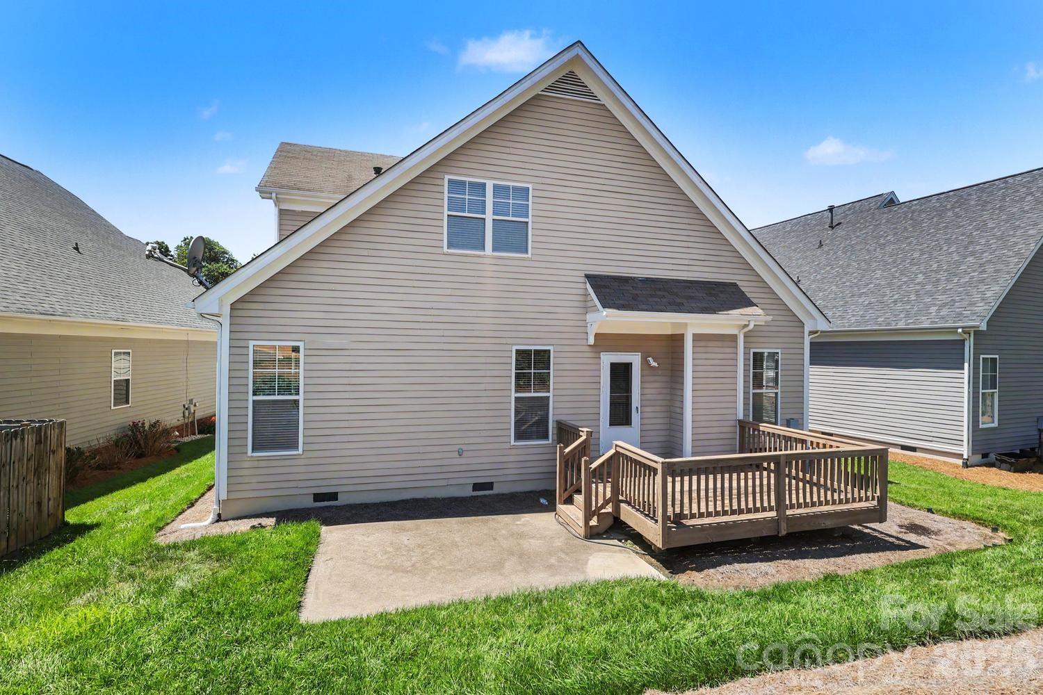 3044 Parker Green Trail — Charlotte