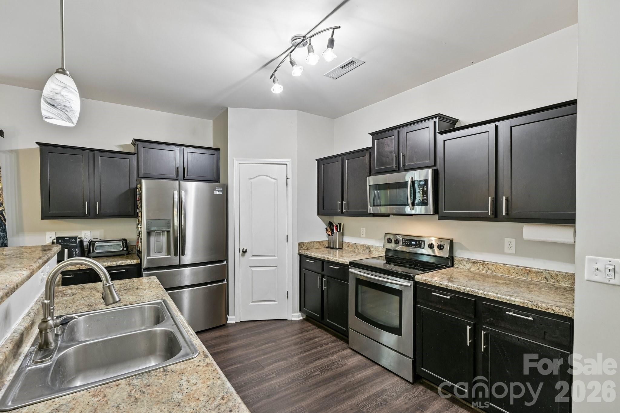 2206 Turtle Point Road — Charlotte