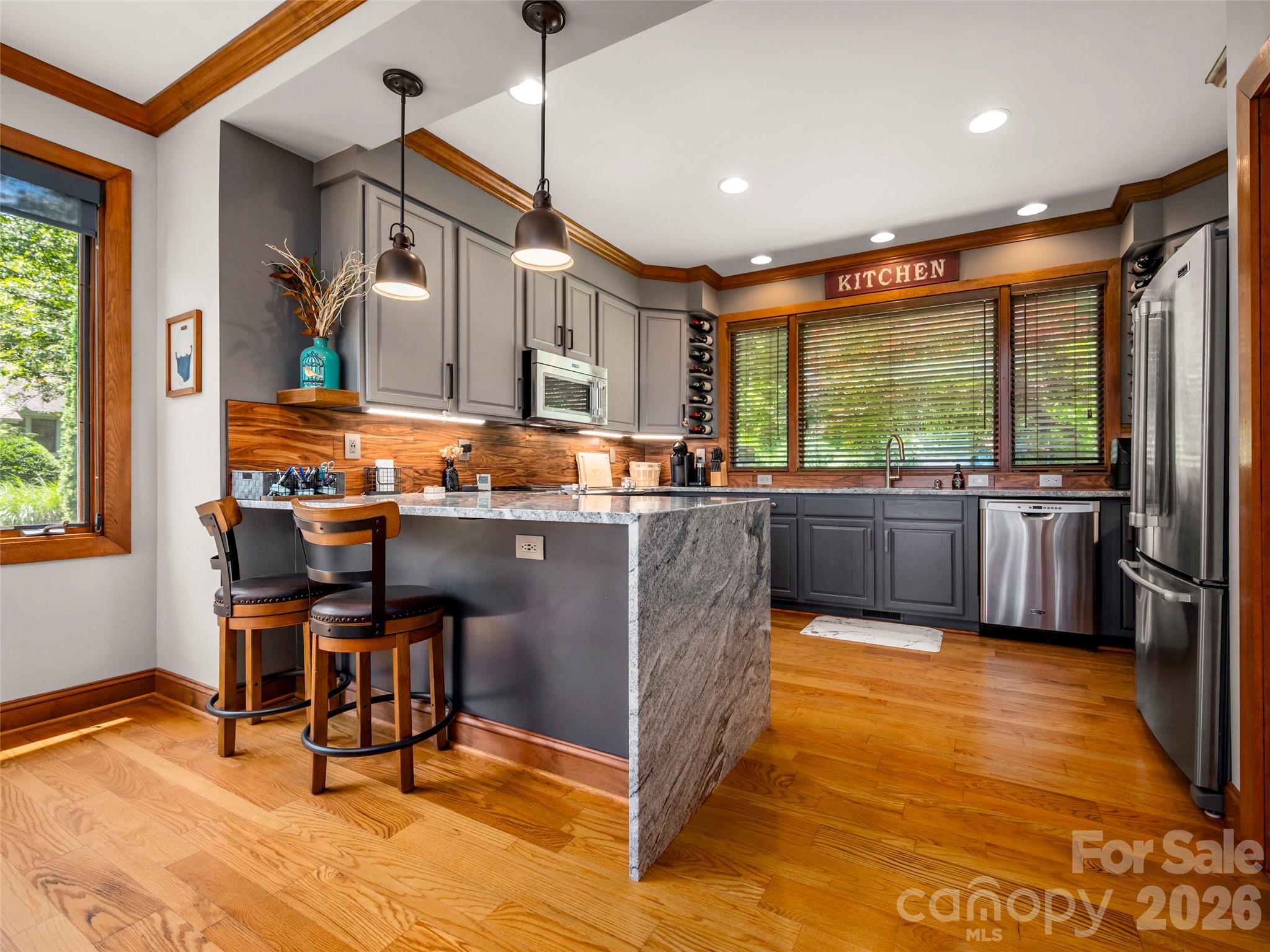 2 Meadow Ridge Lane — Hendersonville