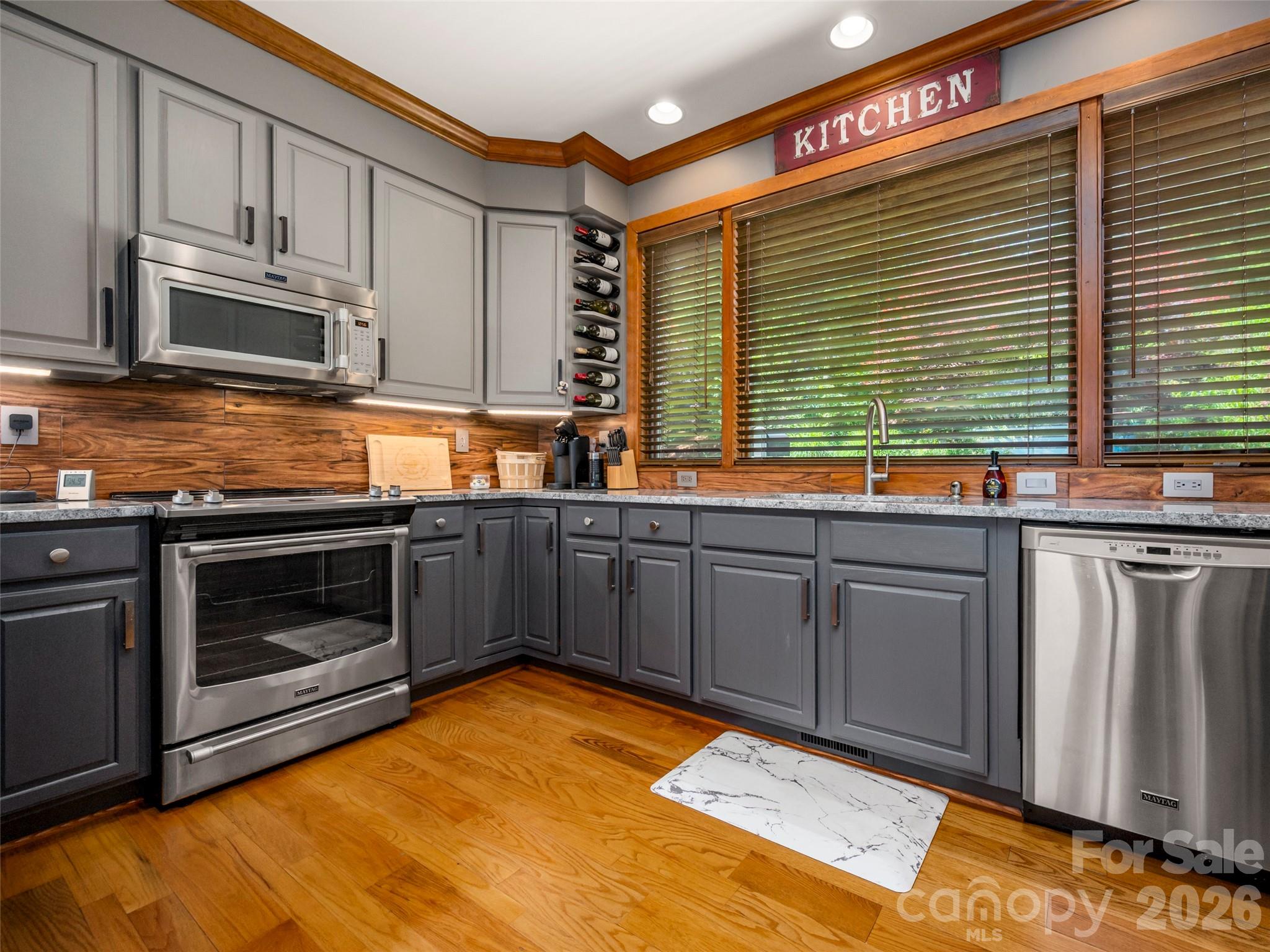 2 Meadow Ridge Lane — Hendersonville