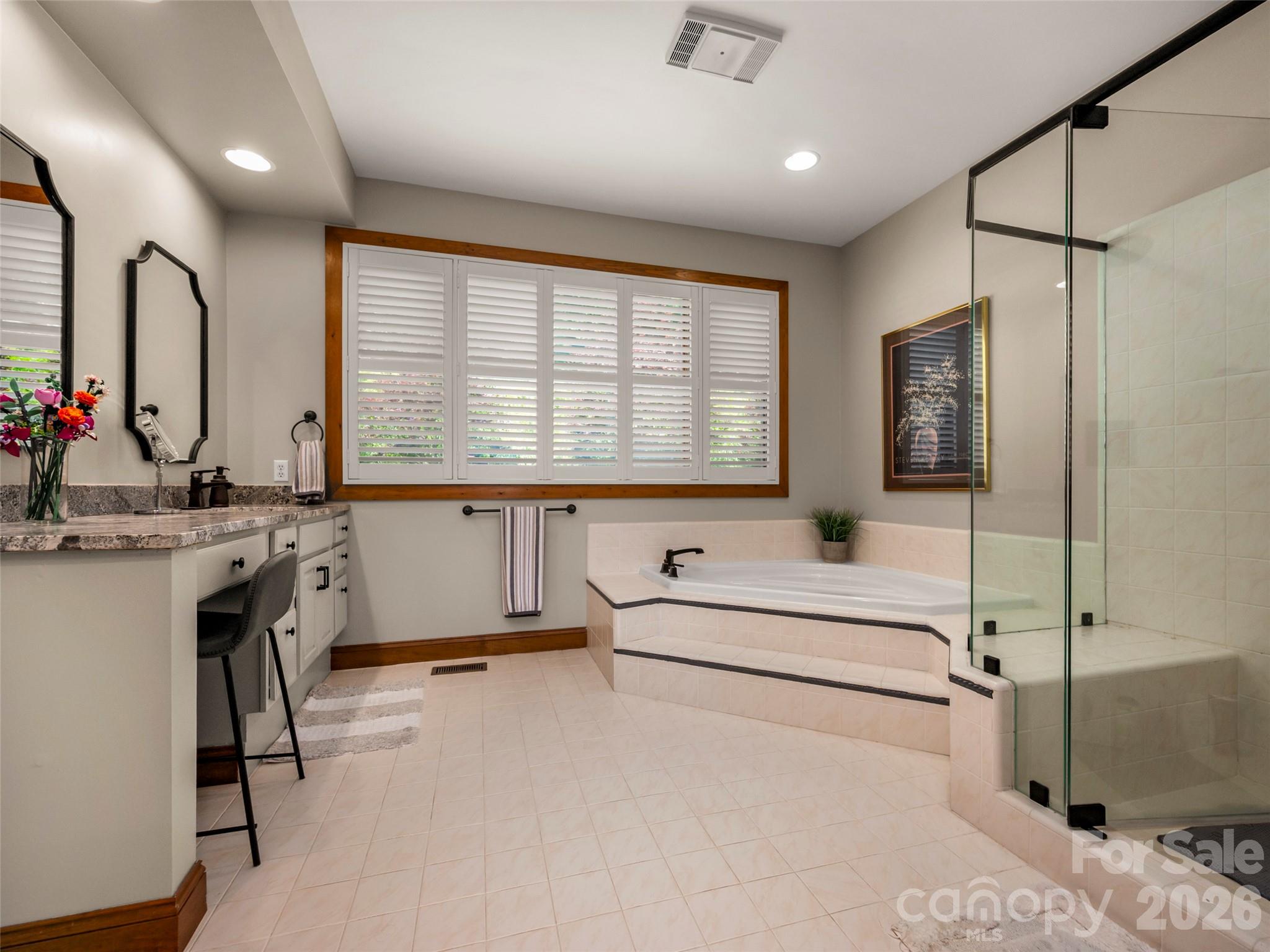 2 Meadow Ridge Lane — Hendersonville