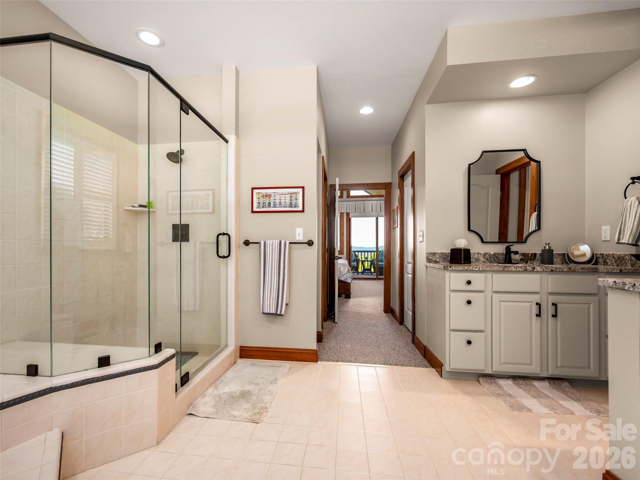 2 Meadow Ridge Lane — Hendersonville
