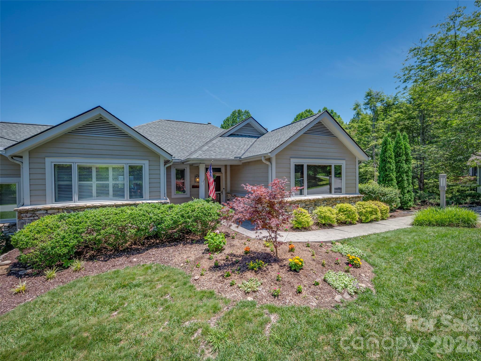 2 Meadow Ridge Lane — Hendersonville