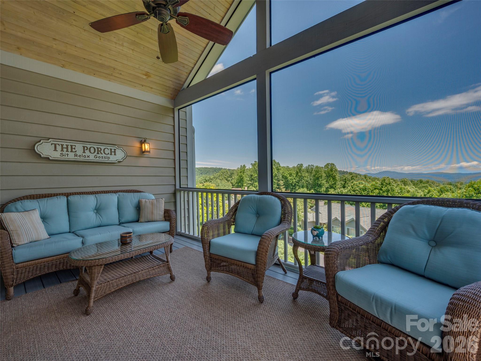2 Meadow Ridge Lane — Hendersonville