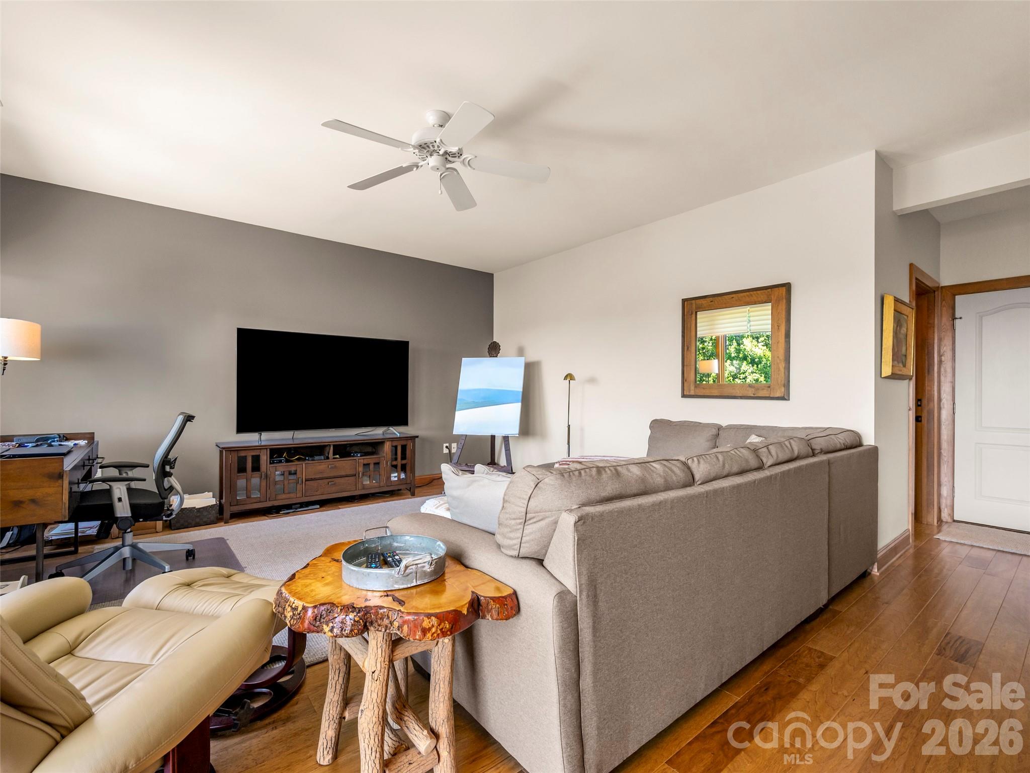 2 Meadow Ridge Lane — Hendersonville
