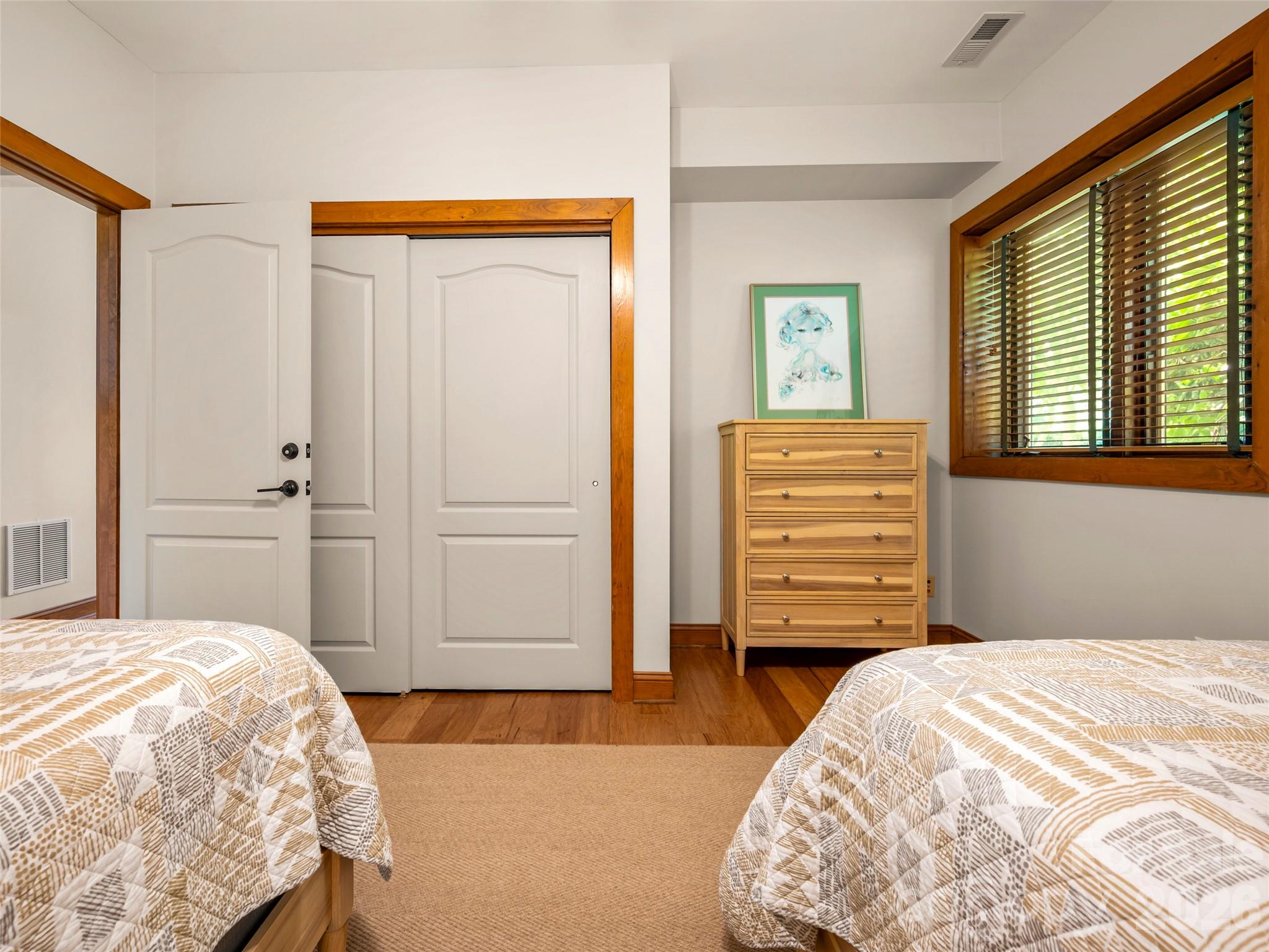 2 Meadow Ridge Lane — Hendersonville