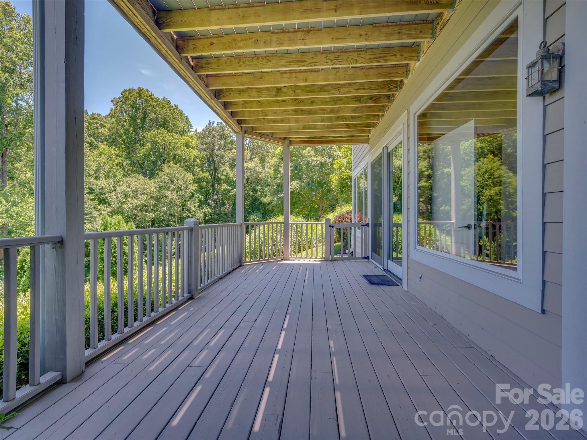 2 Meadow Ridge Lane — Hendersonville