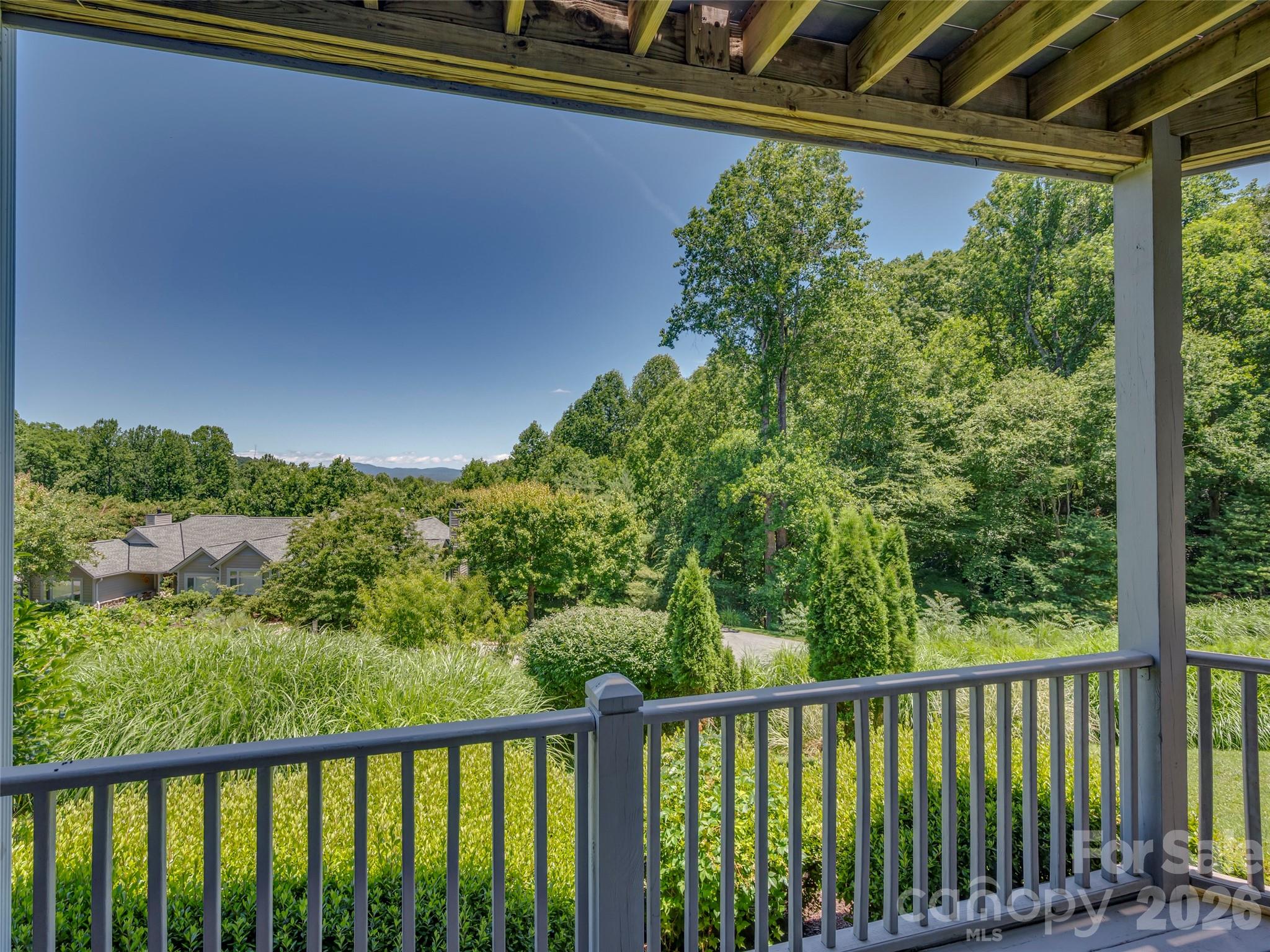 2 Meadow Ridge Lane — Hendersonville
