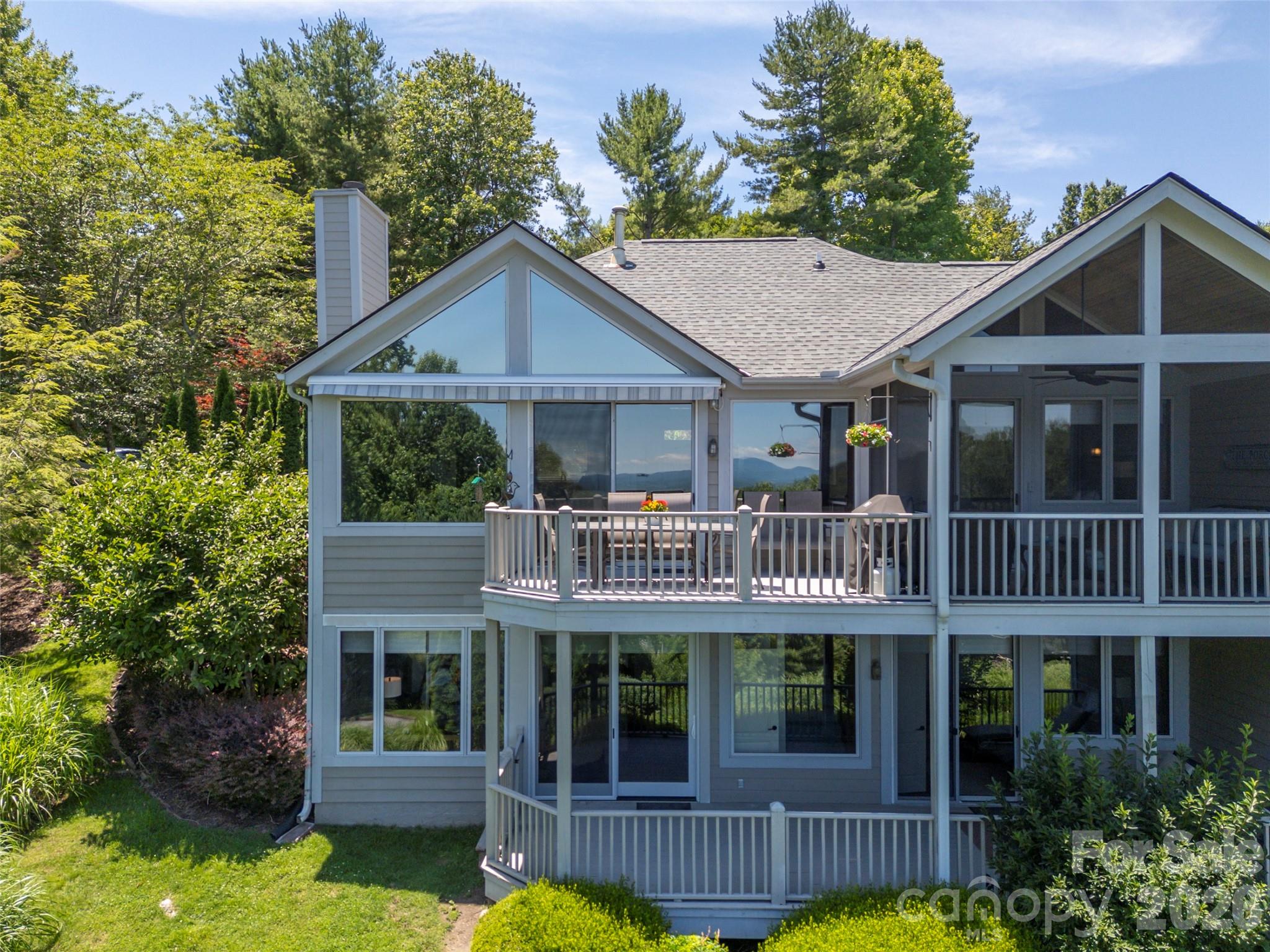 2 Meadow Ridge Lane — Hendersonville