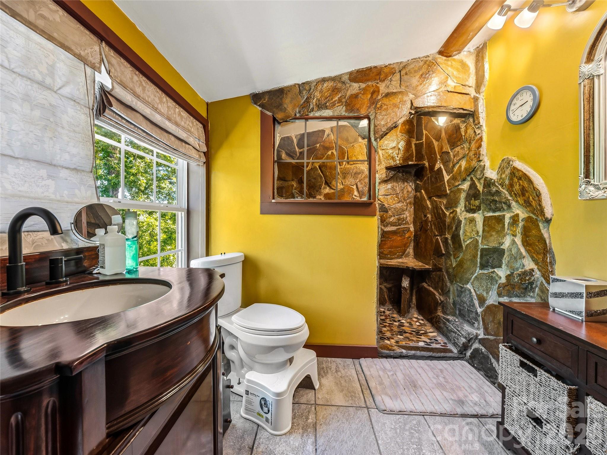 1002 C C Road — Rutherfordton