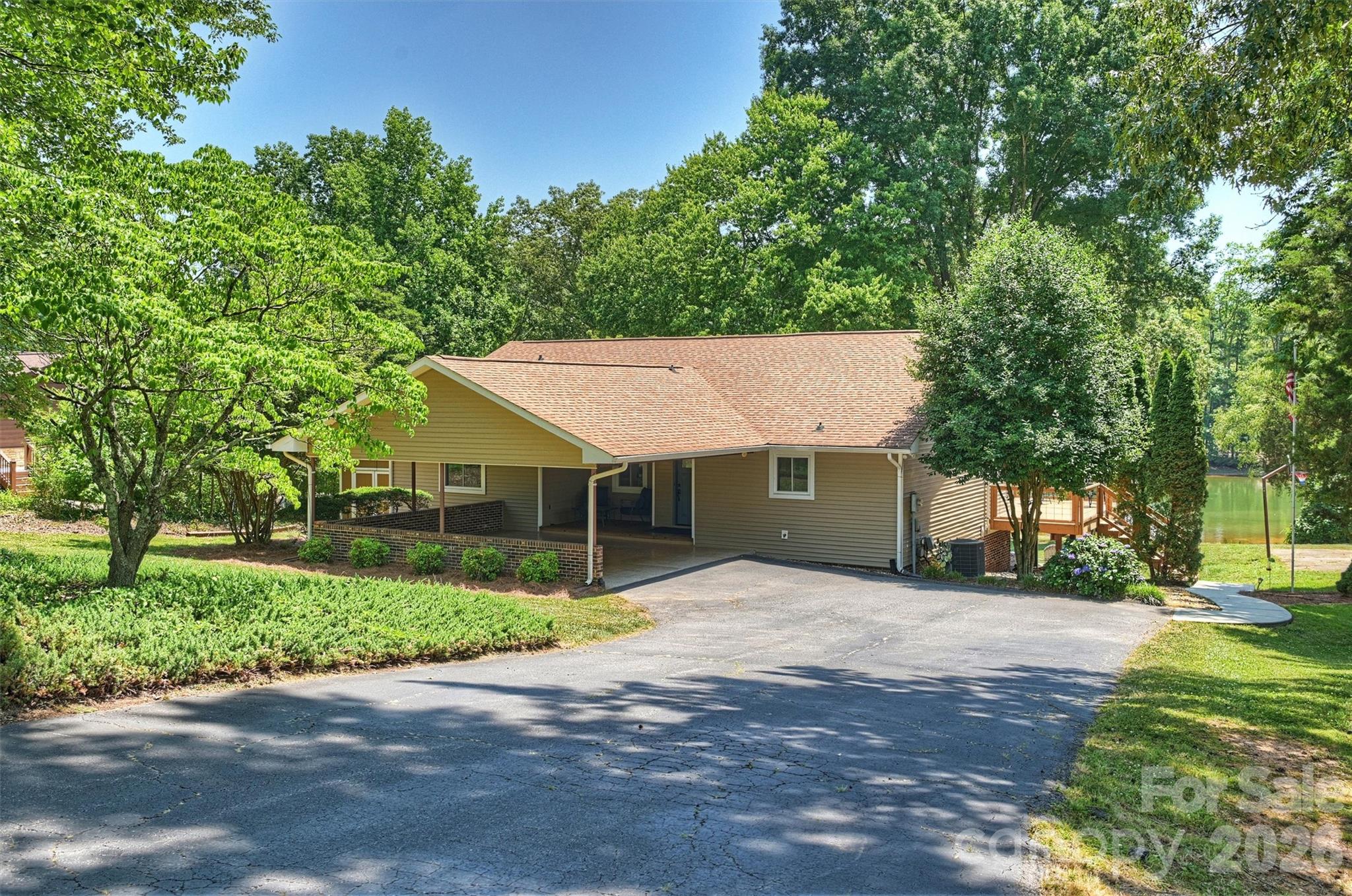 113 Skippers Cove Lane — Troutman