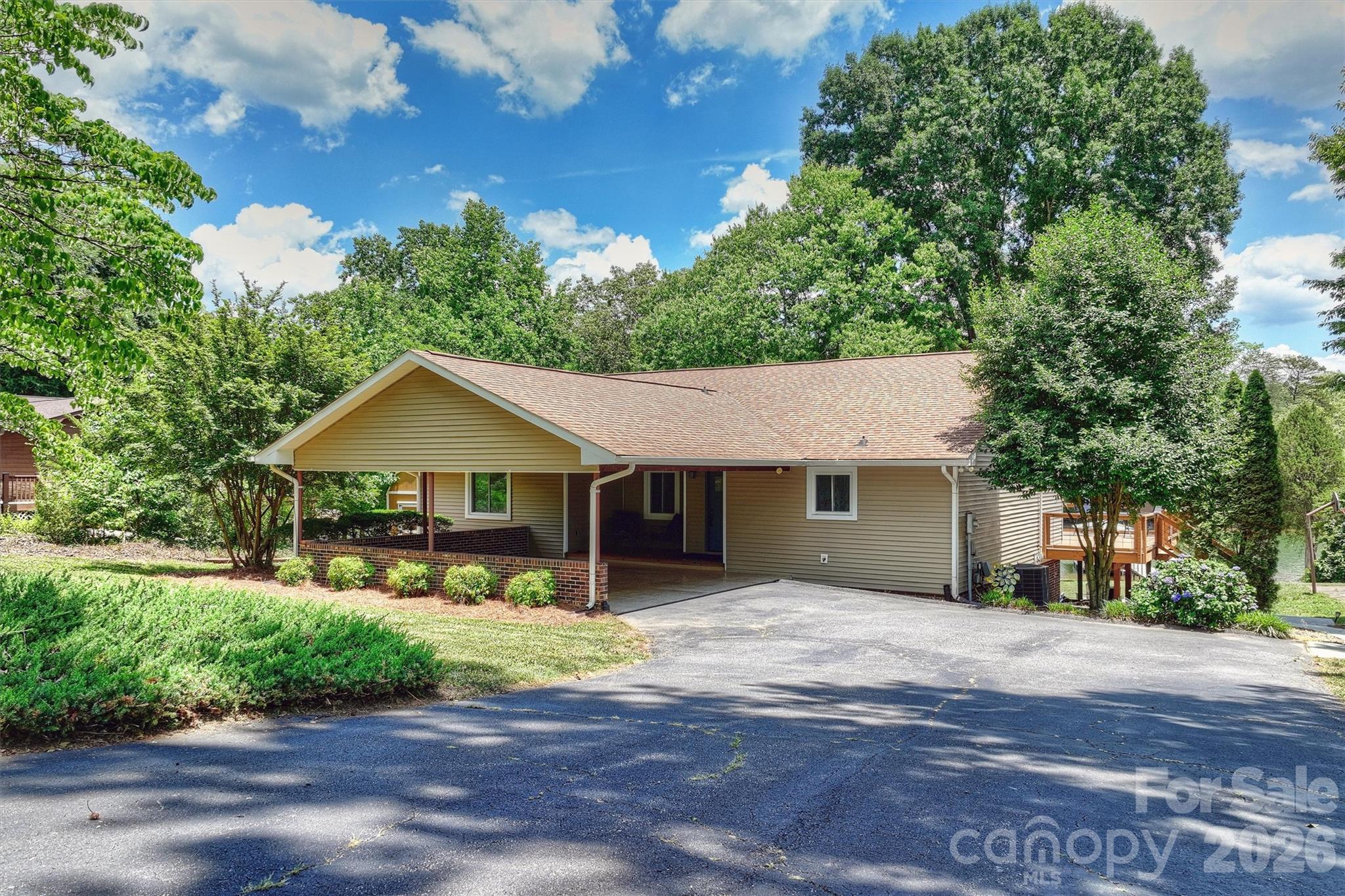113 Skippers Cove Lane — Troutman